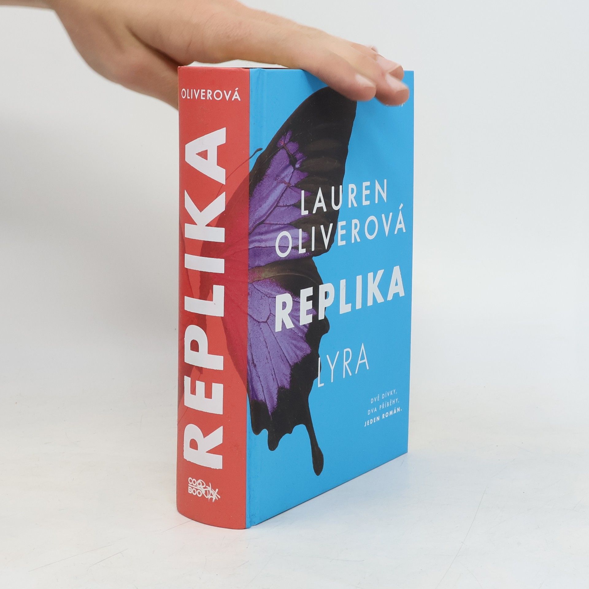 Lauren Oliver Replika. Lyra, Gemma