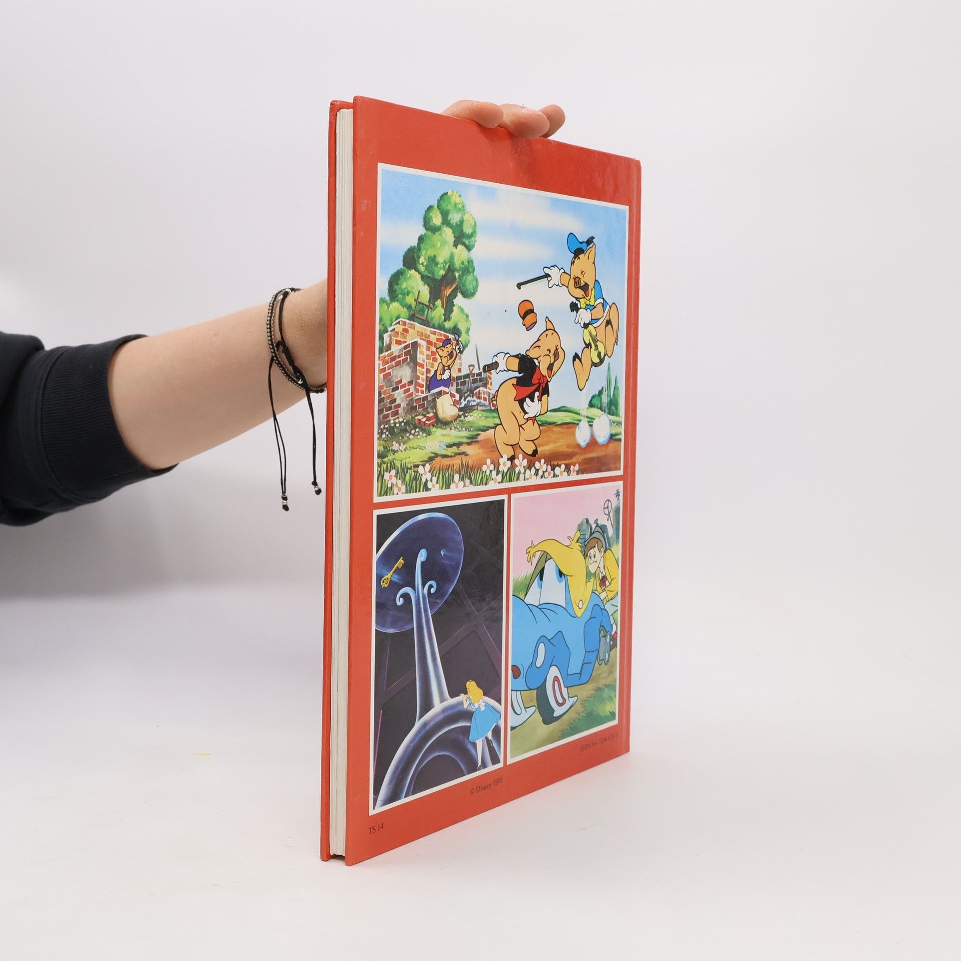 Walt Disney Alenka v kraji divů. Autíčko Modrásek. O třech malých prasátkách.