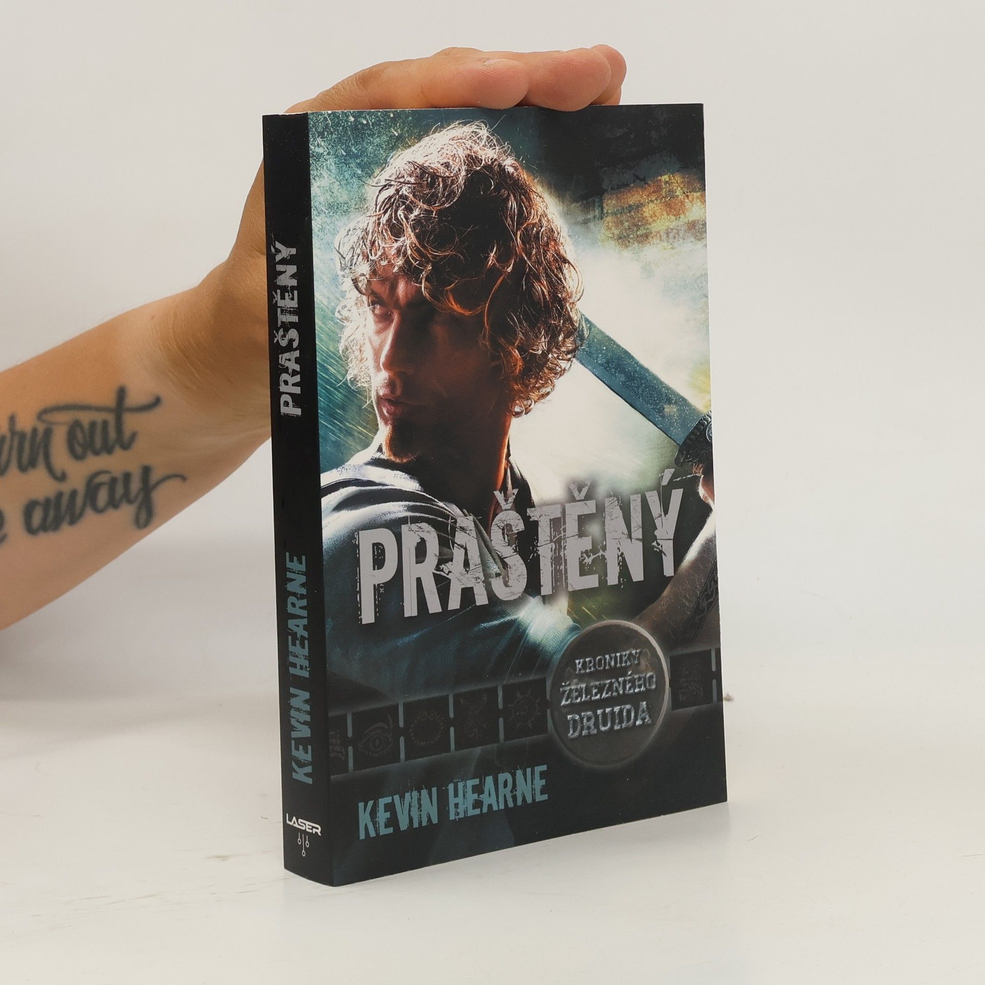Kevin Hearne Praštěný