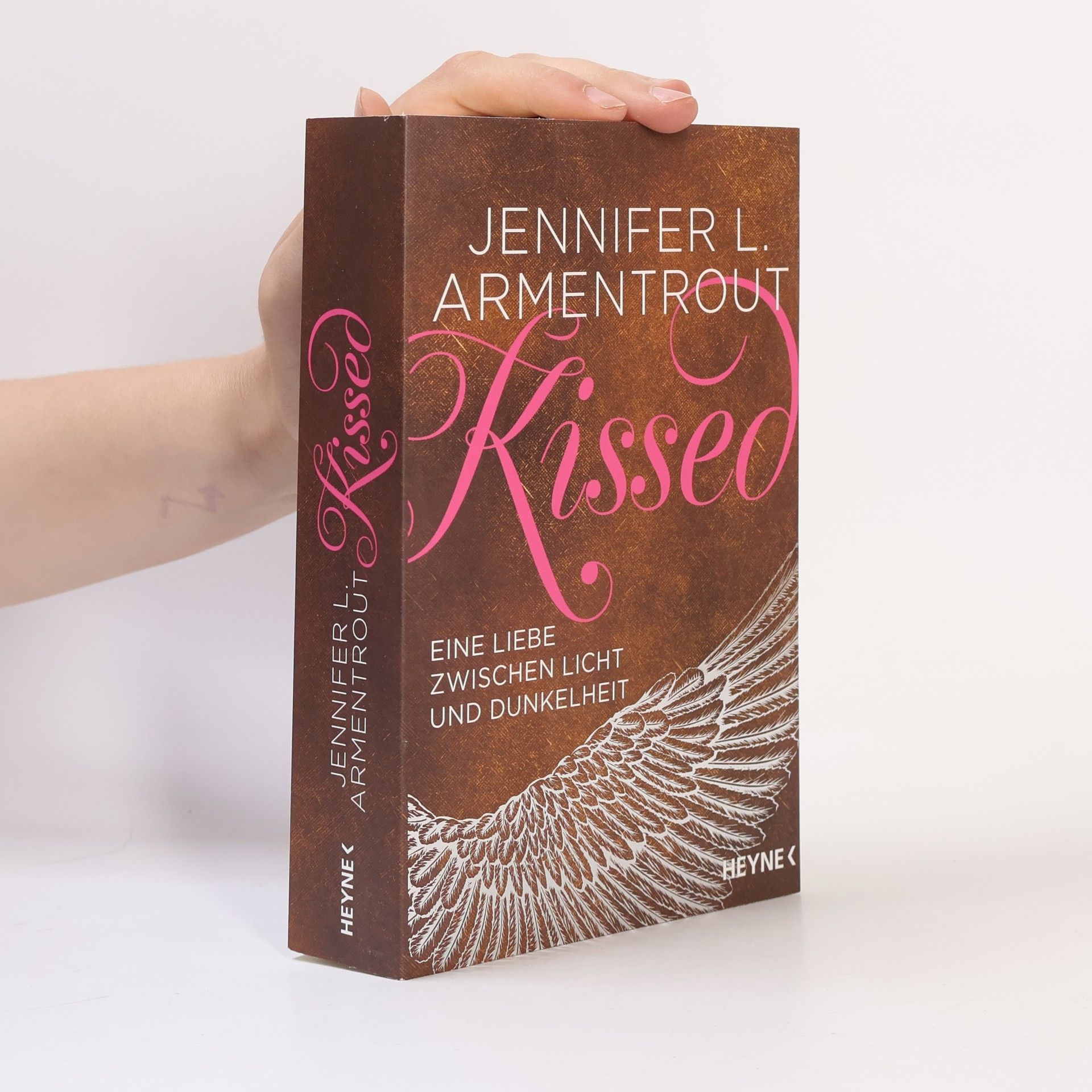 Jennifer Armentrout Kissed: Eine Liebe zwischen Licht und Dunkelheit