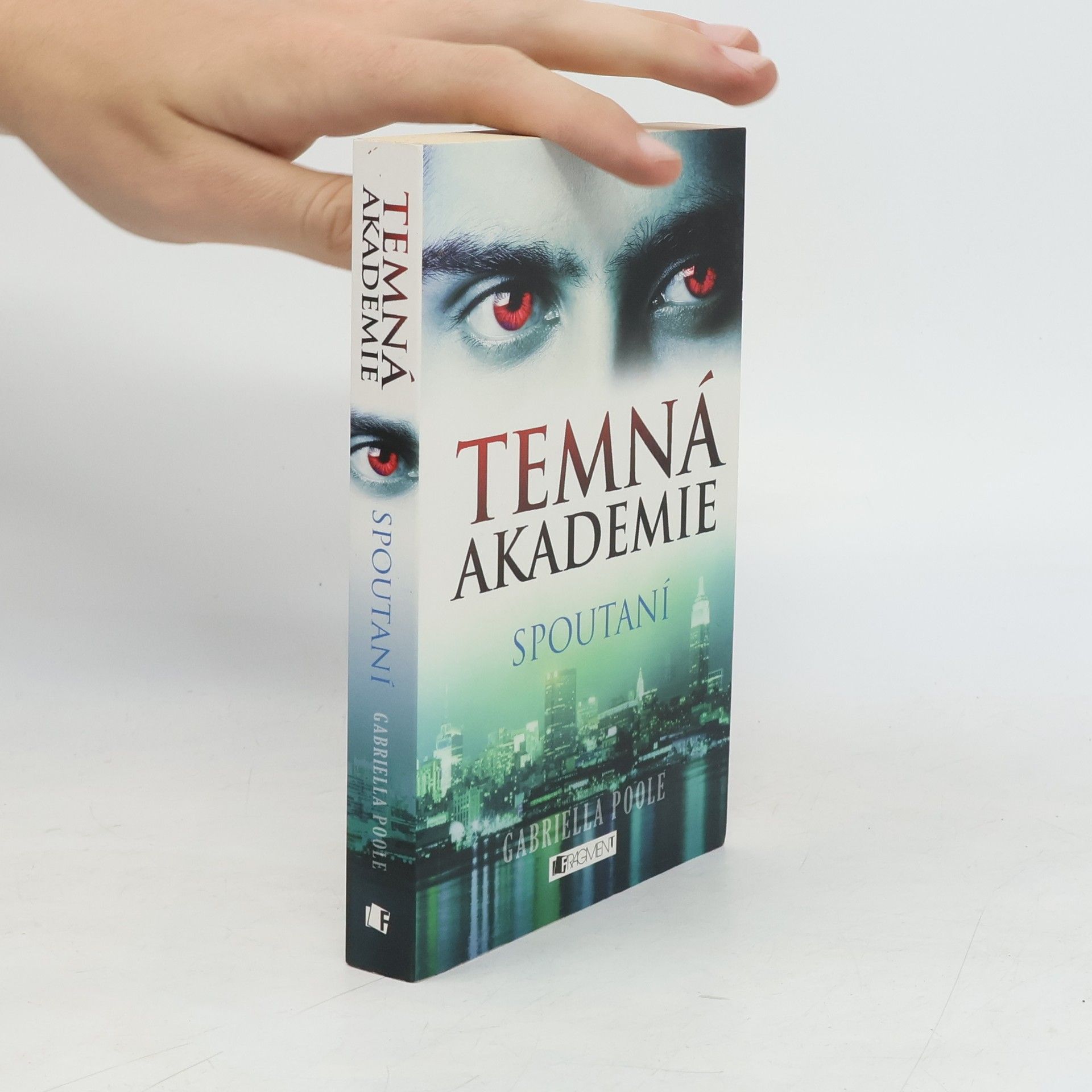 Gillian Philip Temná akademie. Spoutaní