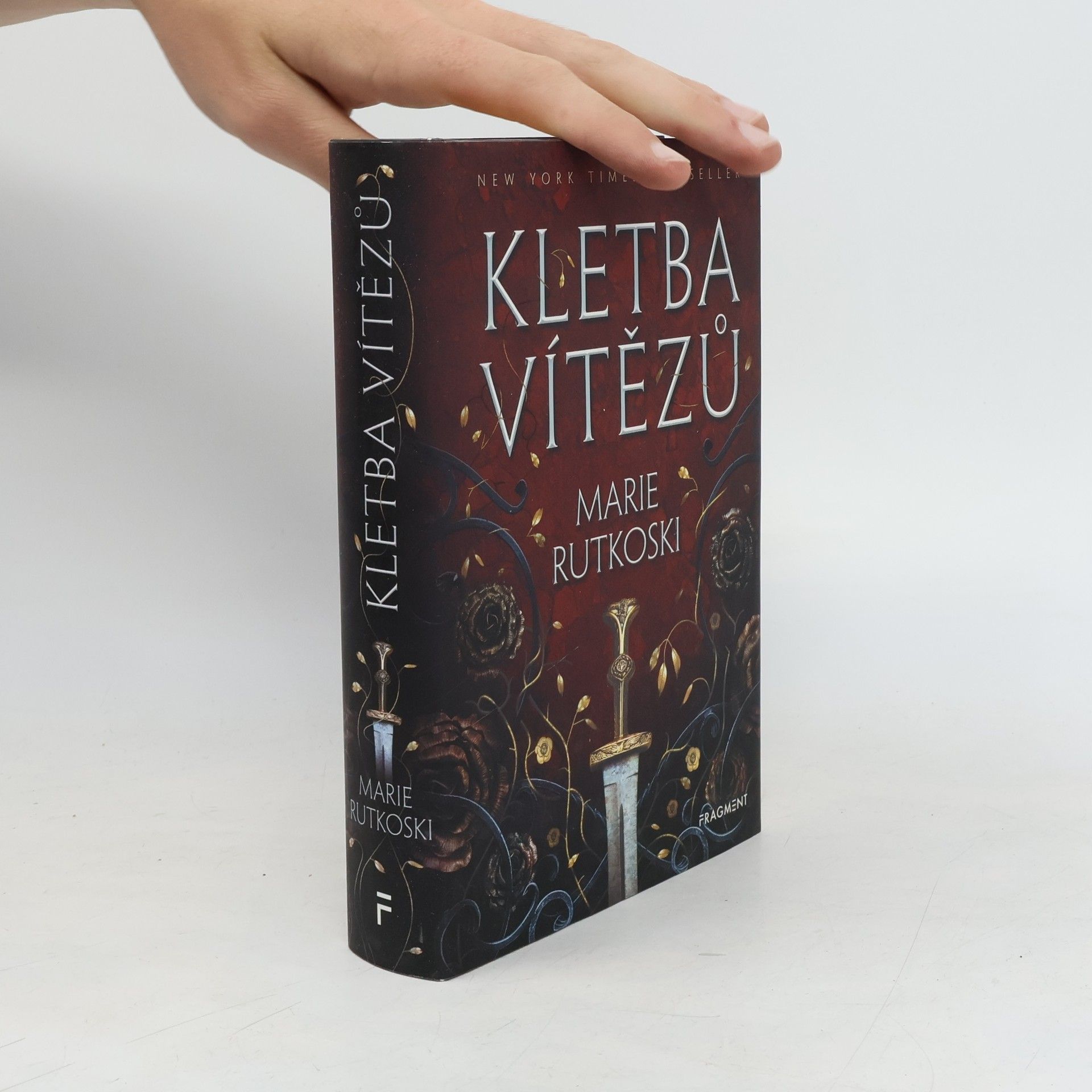 Marie Rutkoski Kletba vítězů