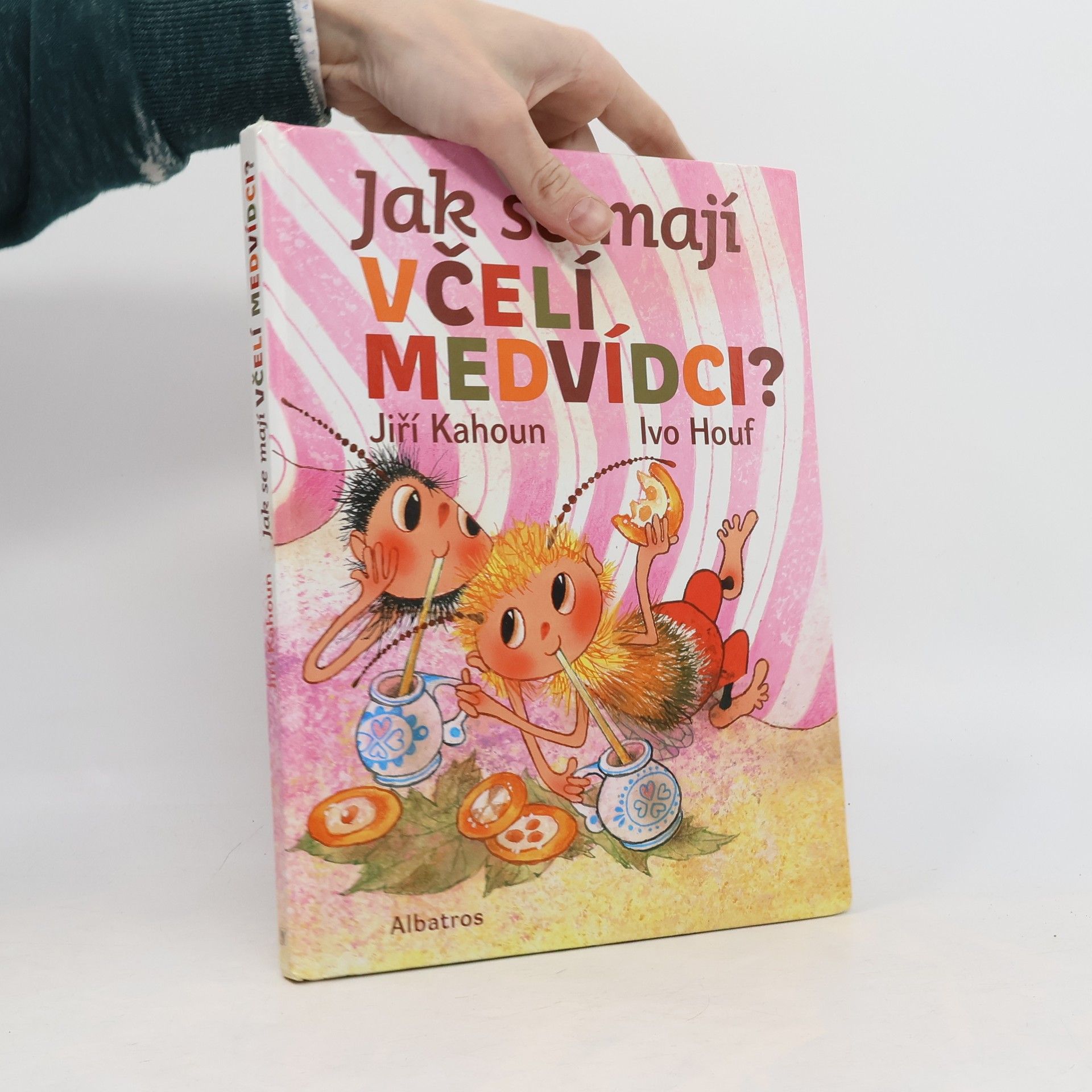 Ivo Houf Jak se mají včelí medvídci?