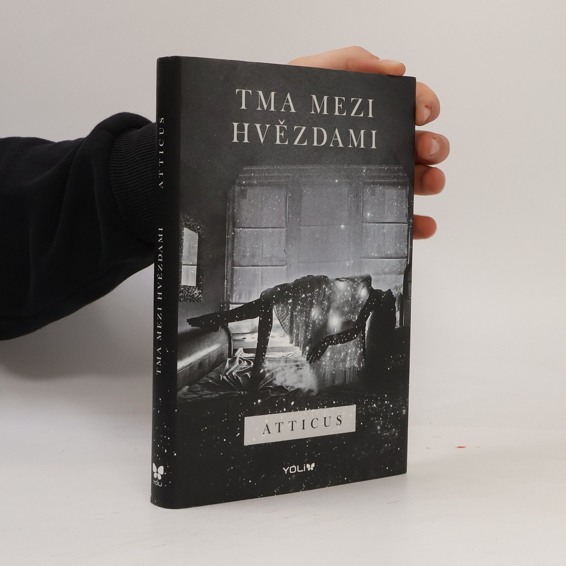 Atticus Tma mezi hvězdami
