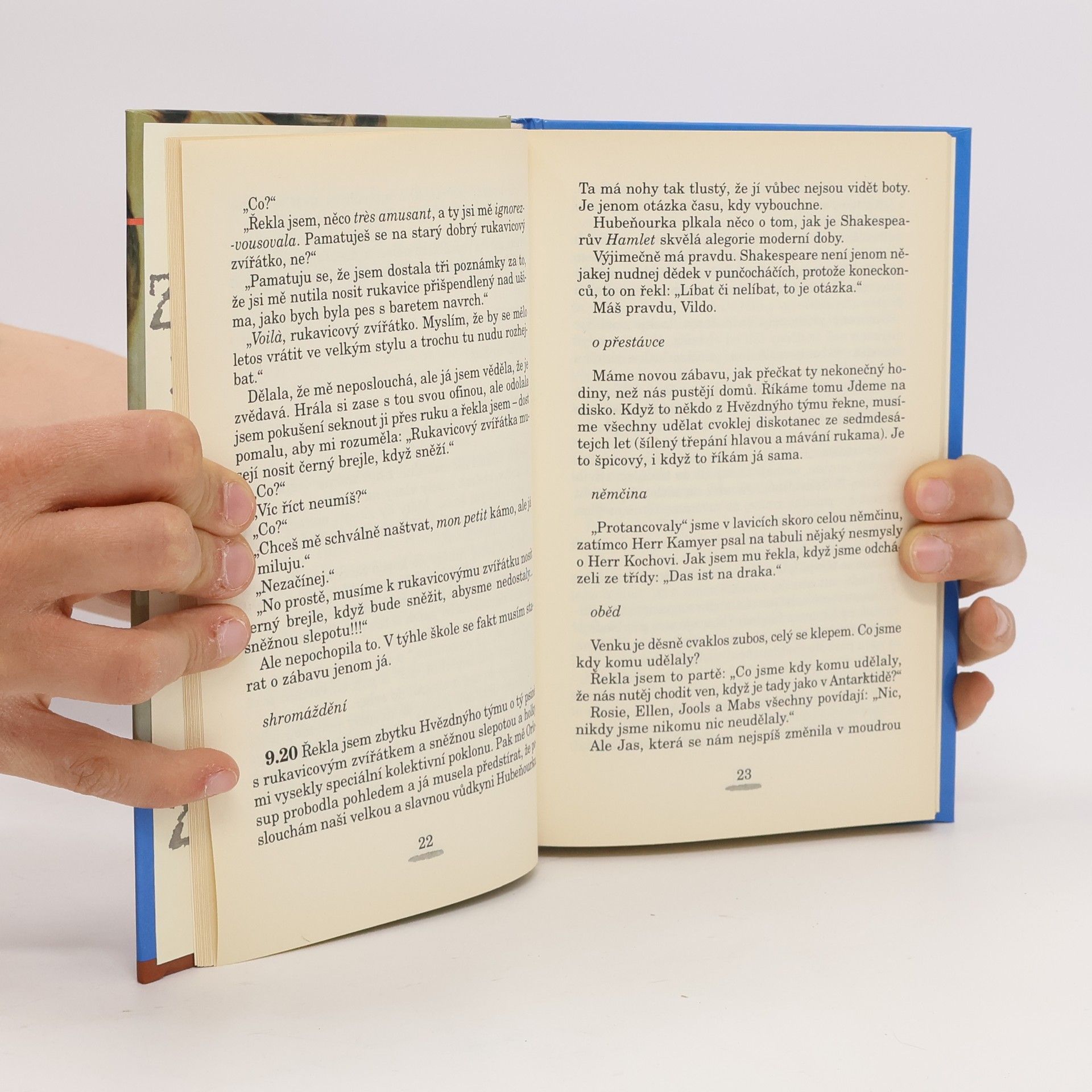 Louise Rennison Zmlkni, mozku! Další zápisky Georgie Nicolsonové