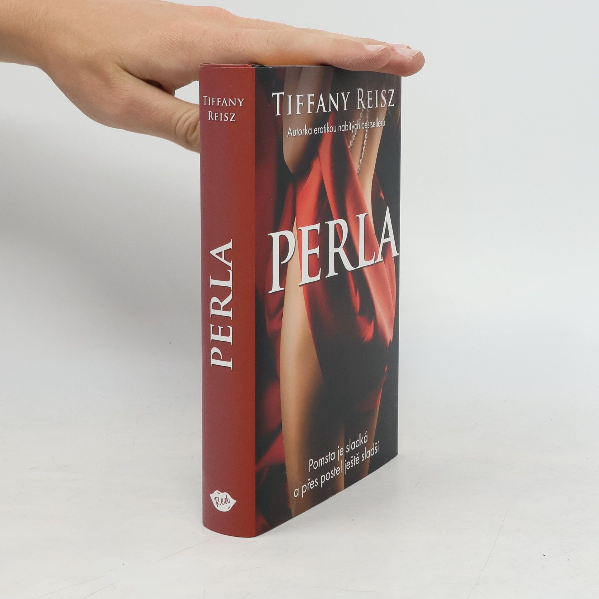 Tiffany Reisz Perla