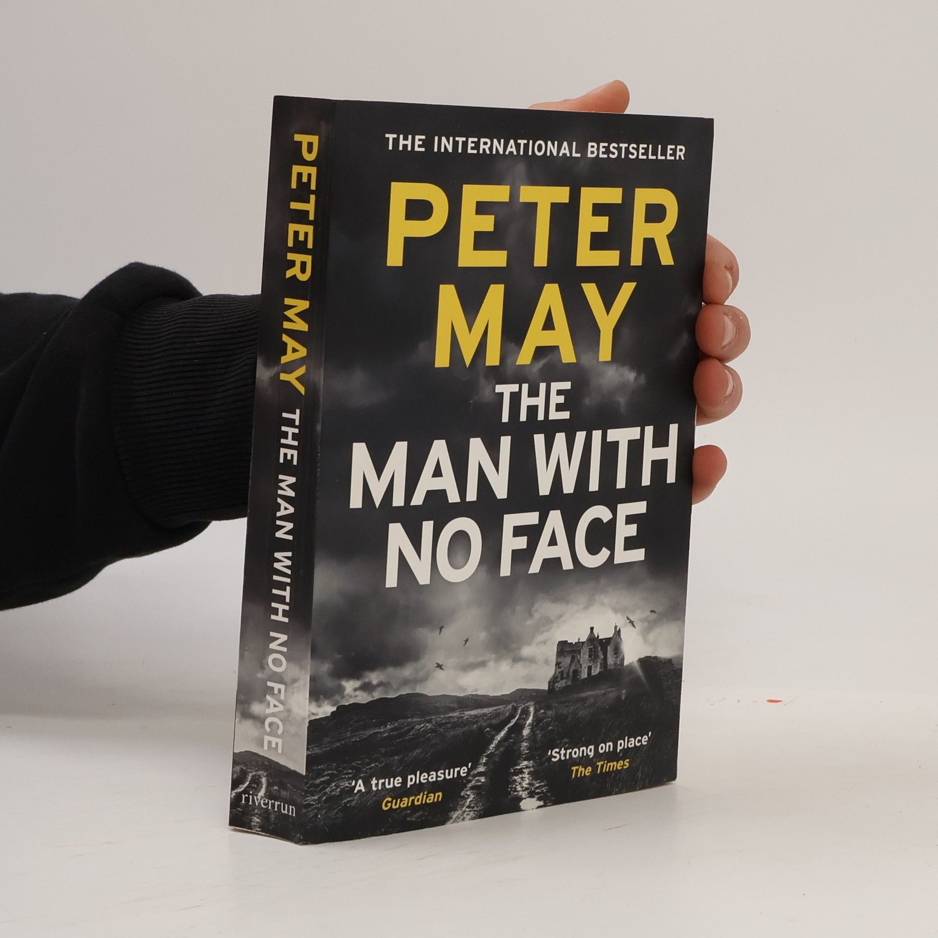Peter May The man with no face