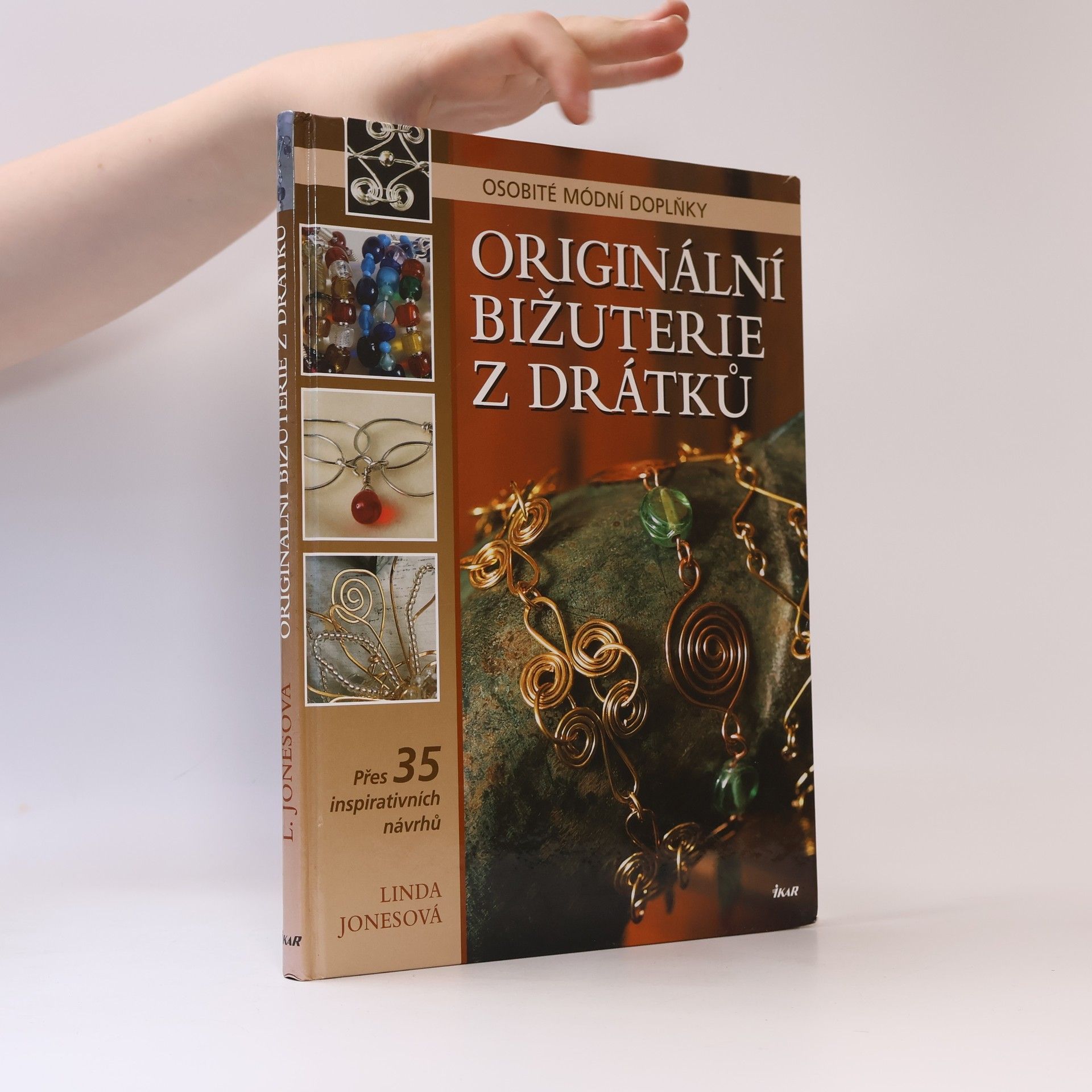 Linda Jones Originální bižuterie z drátků. Osobité módní doplňky