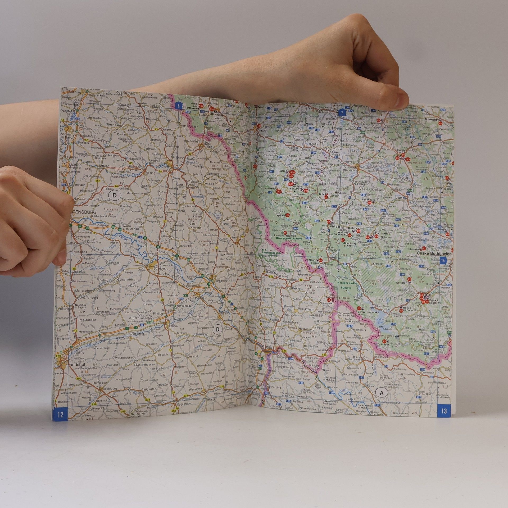 Autorenkollektiv Toulavá kamera. Atlas popisovaných cílů