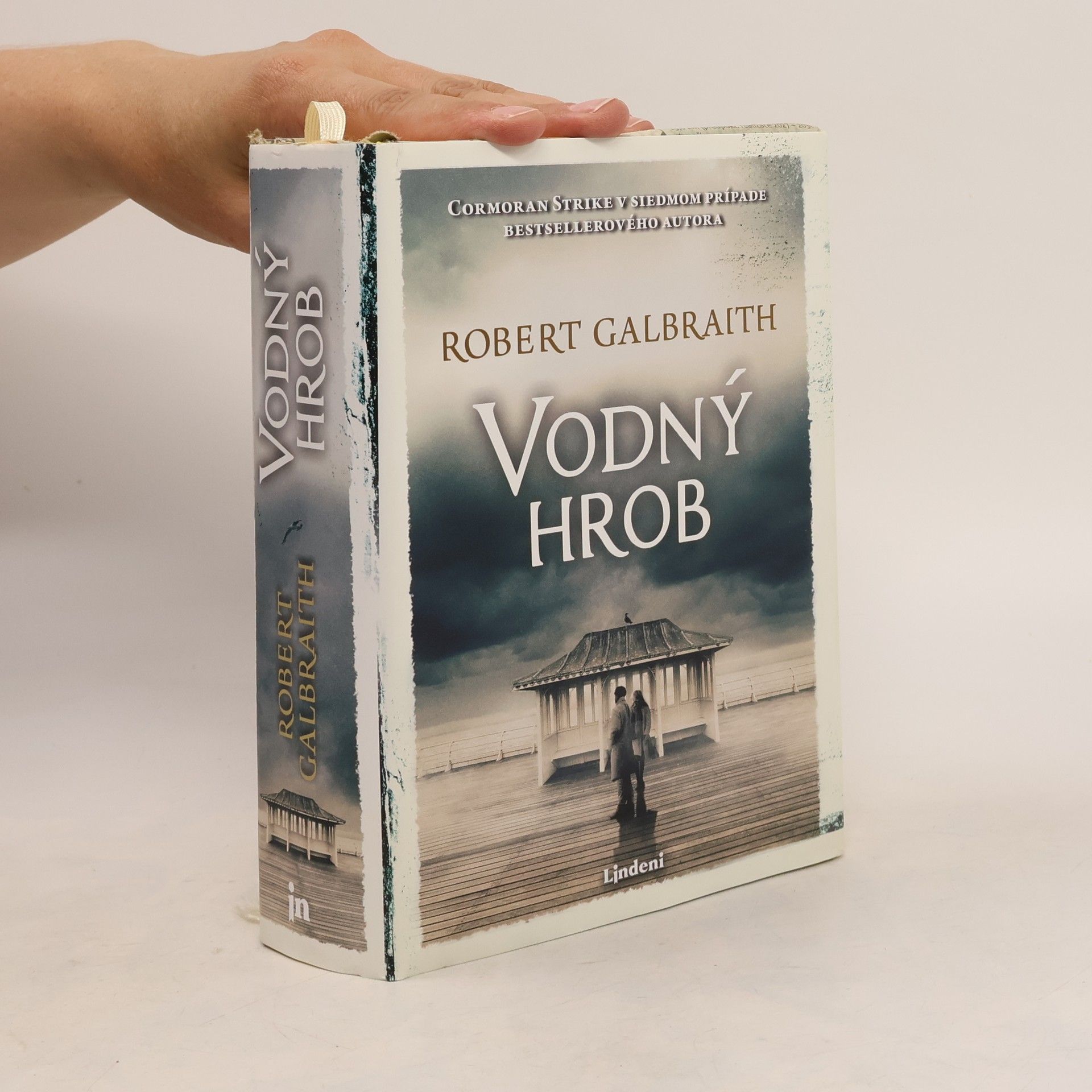 J. K. Rowling Vodný hrob
