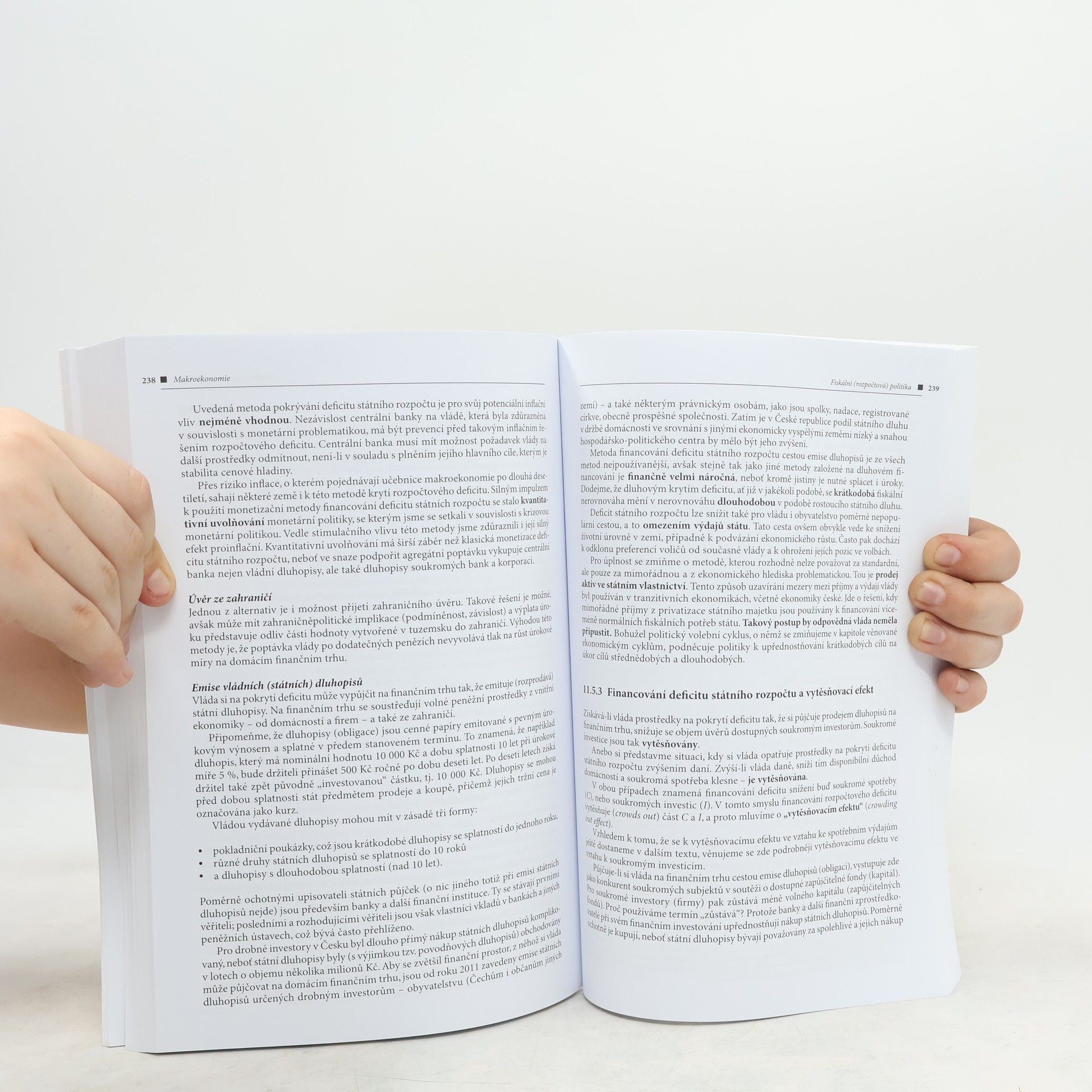 Autorenkollektiv Makroekonomie (4., aktualizované a rozšířené vydání)