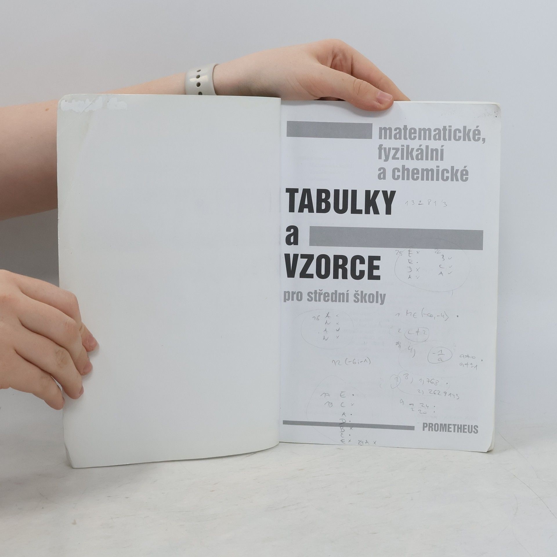 Jiří Mikulčák Matematické, fyzikální a chemické tabulky a vzorce pro střední školy