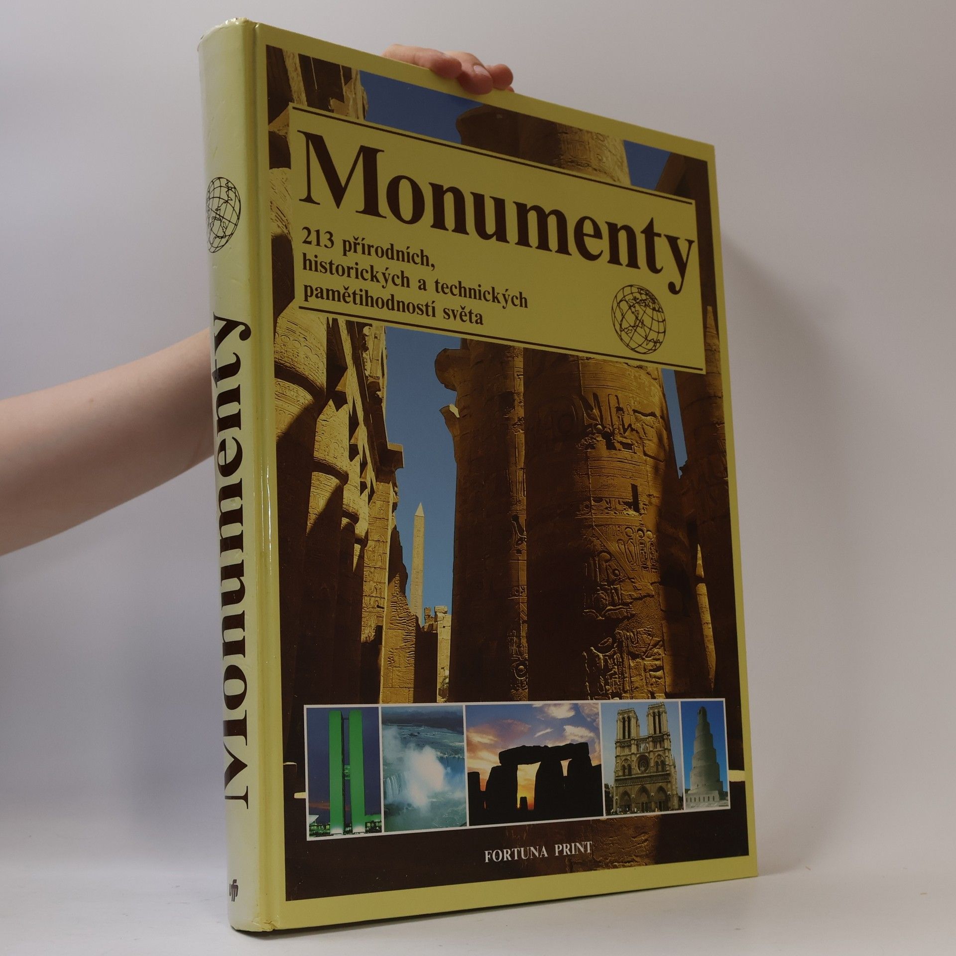 Kolektív autorov Monumenty