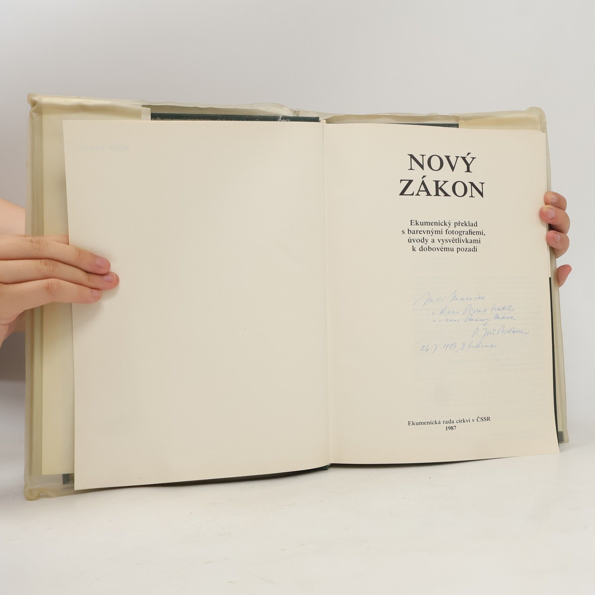 Kolektív autorov Nový zákon. Ekumenický překlad s barevnými fotografiemi, úvody a vysvětlivkami k dobovému pozadí