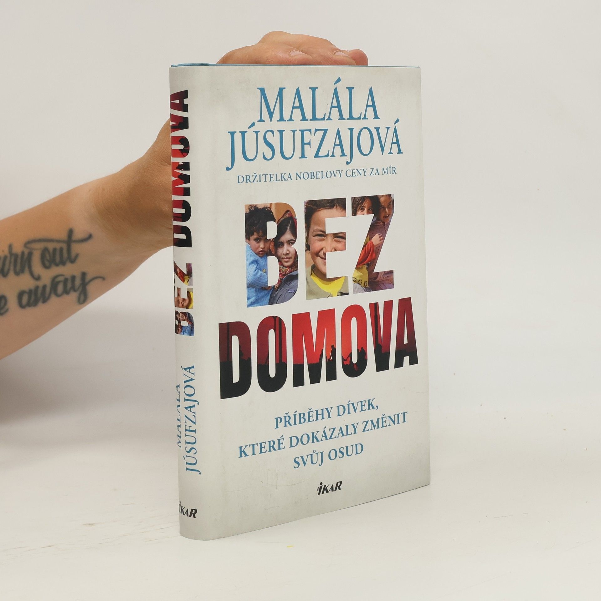 Malala Yousafzai Bez domova : příběhy dívek, které dokázaly změnit svůj osud
