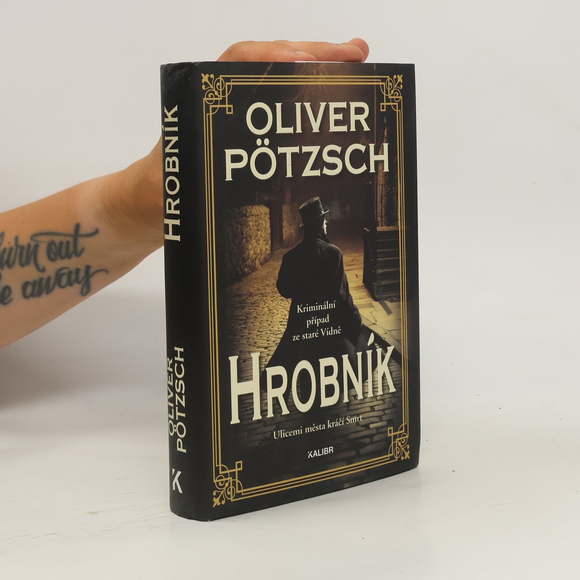 Oliver Pötzsch Hrobník