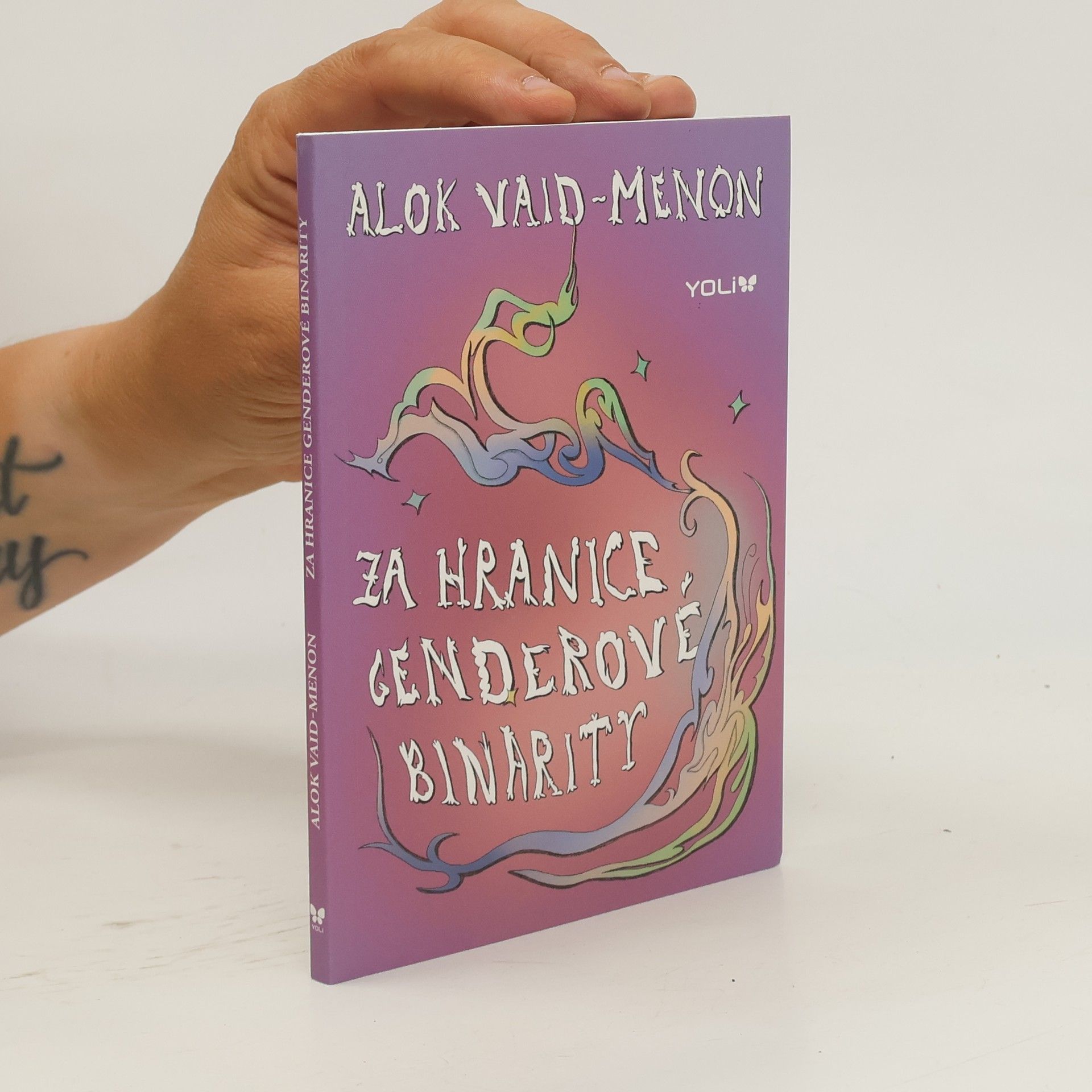Alok Vaid Menon Za hranice genderové binarity