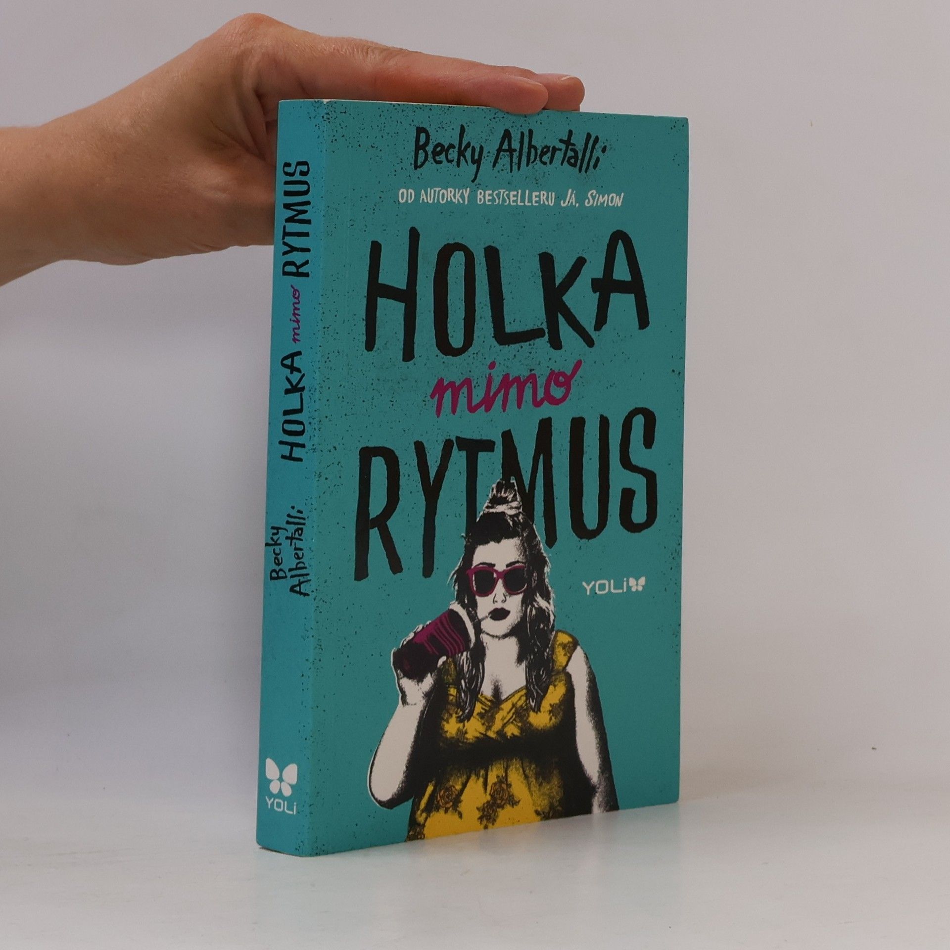 Becky Albertalli Holka mimo rytmus