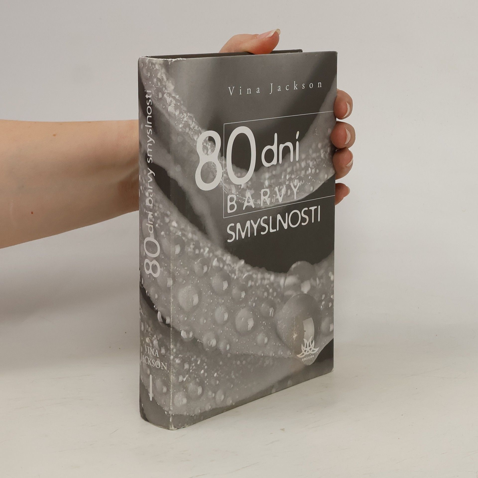 Vina Jackson 80 dní barvy smyslnosti