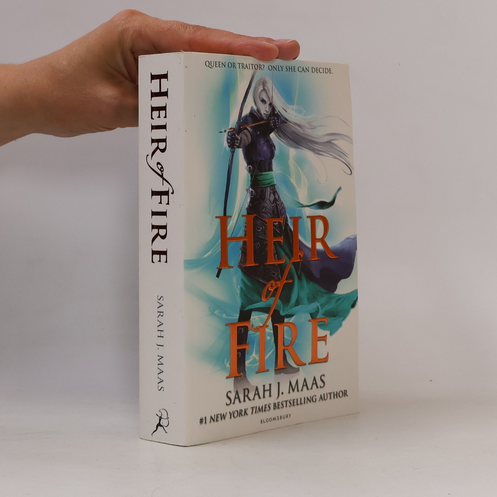 Sarah J. Maas Heir of fire