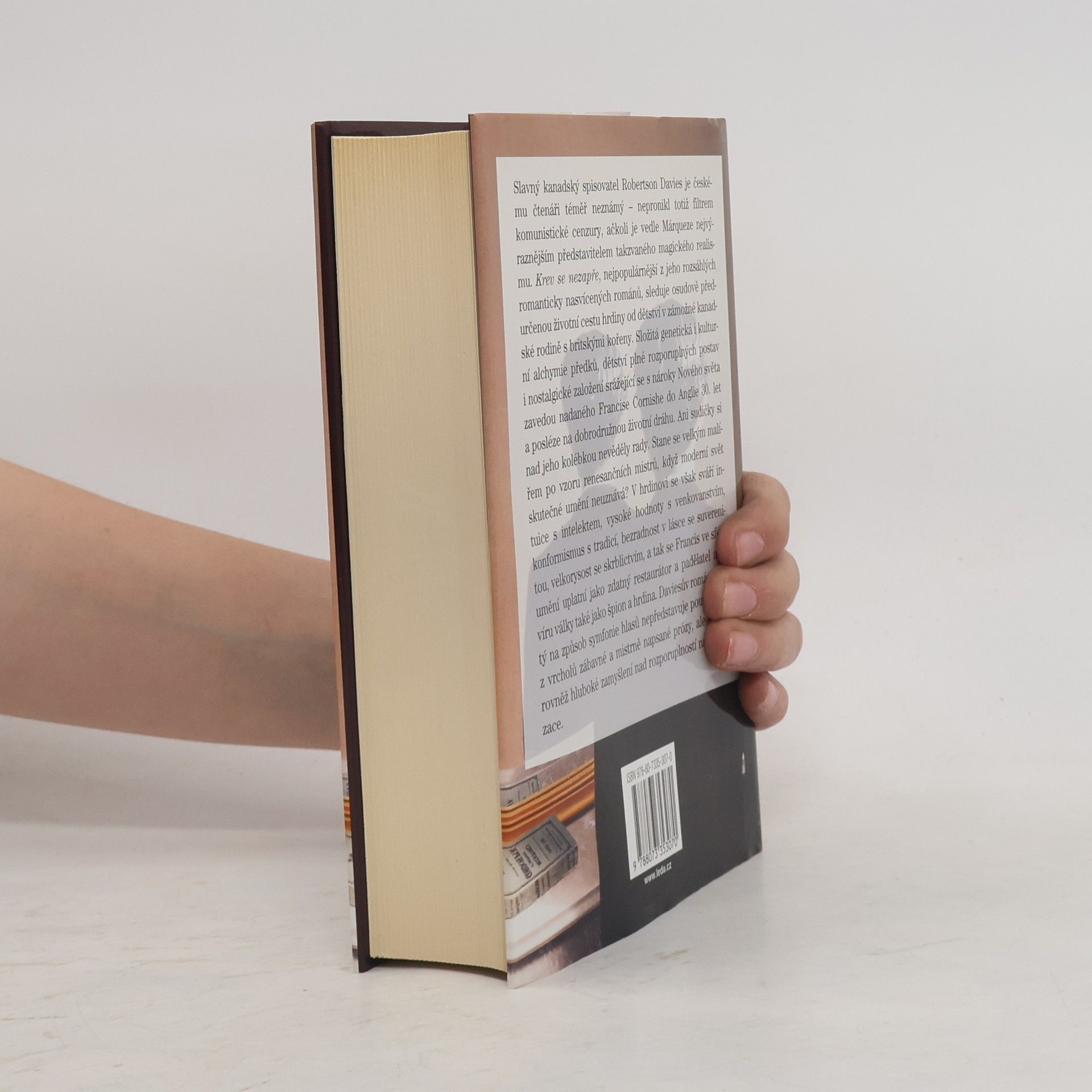 Robertson Davies Krev se nezapře