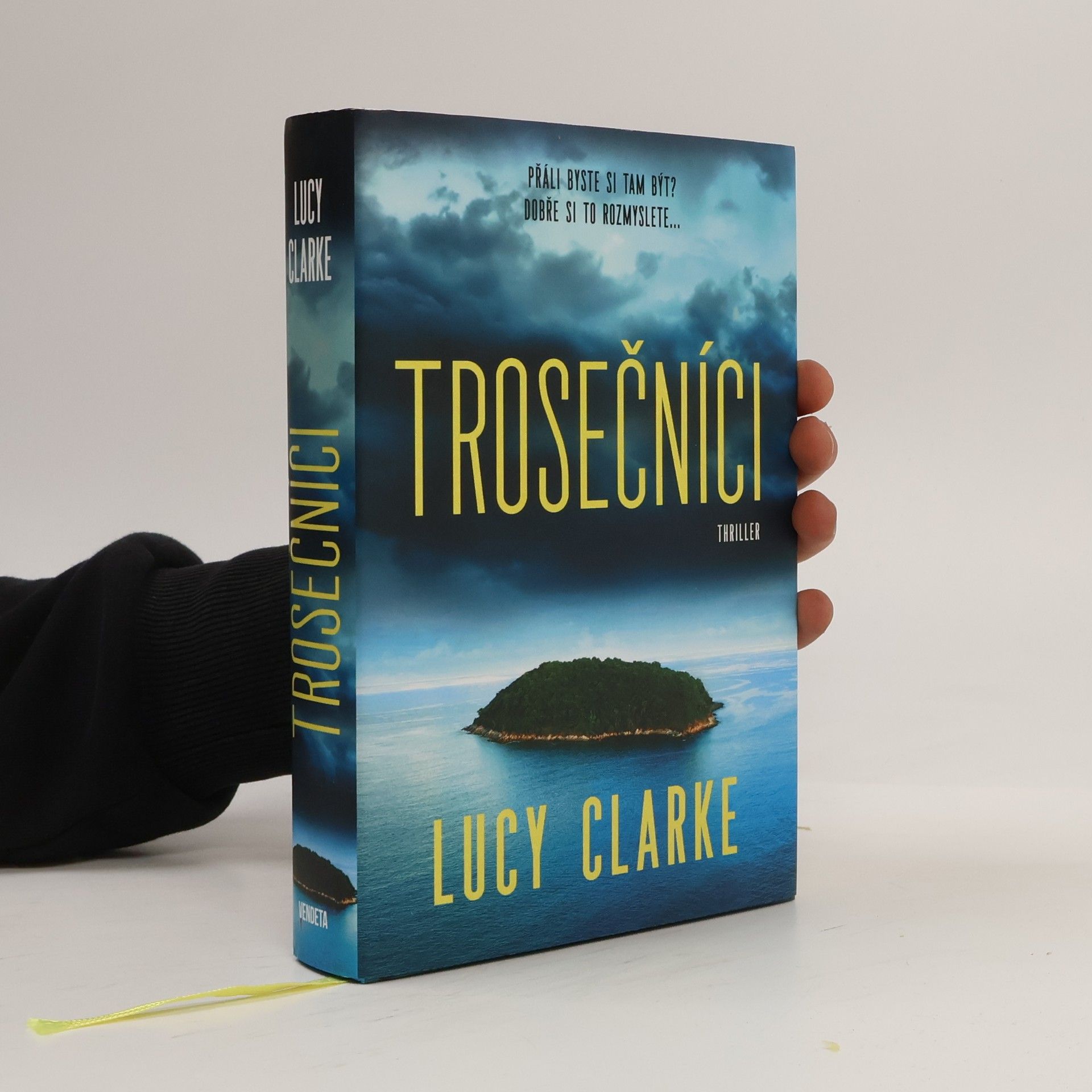 Lucy Clarke Trosečníci