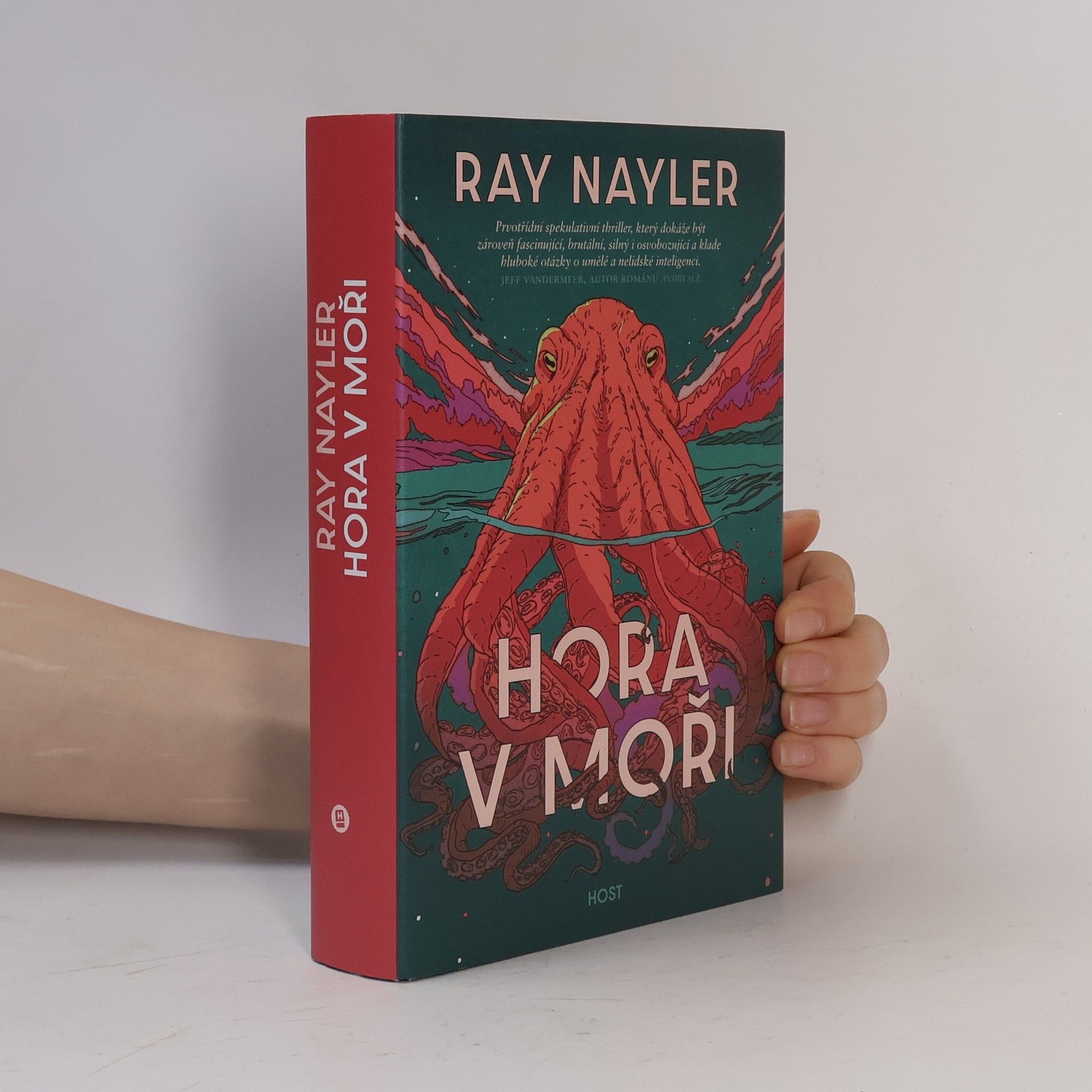Ray Nayler Hora v moři
