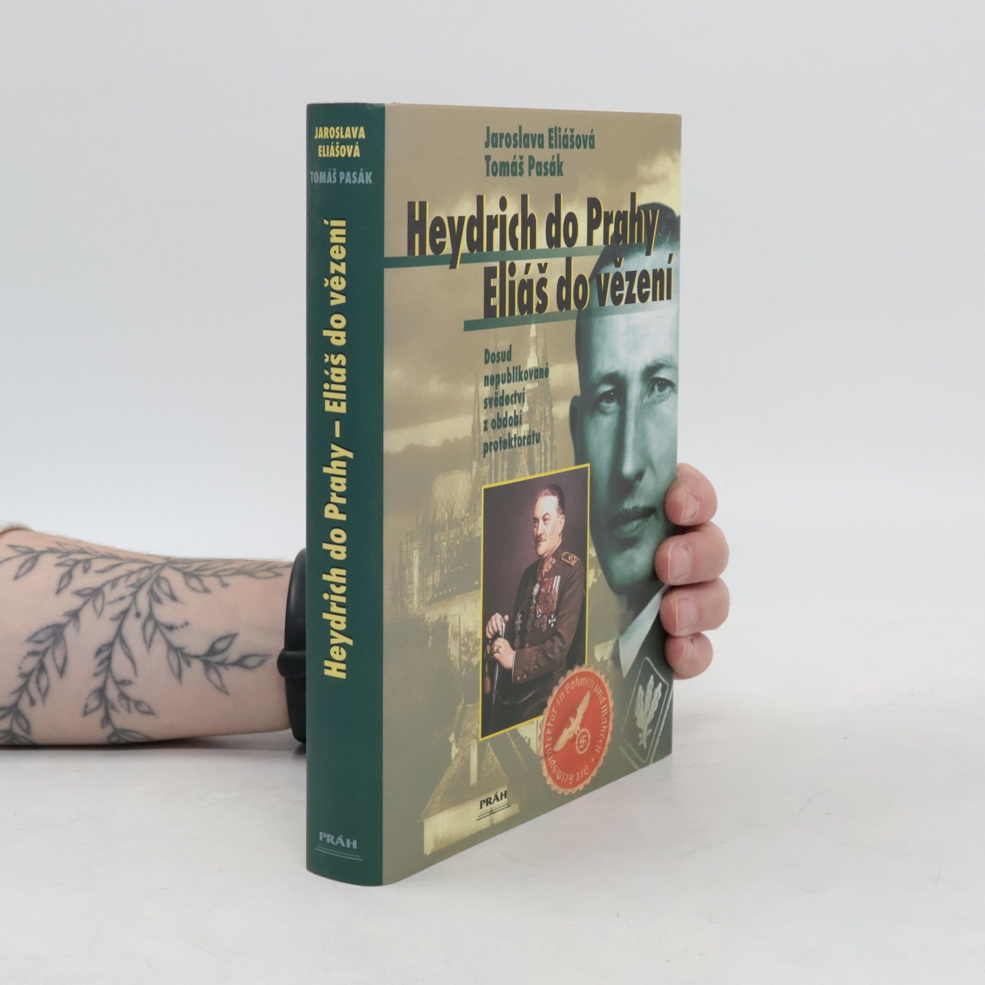 Jana Pasáková Heydrich do Prahy - Eliáš do vězení