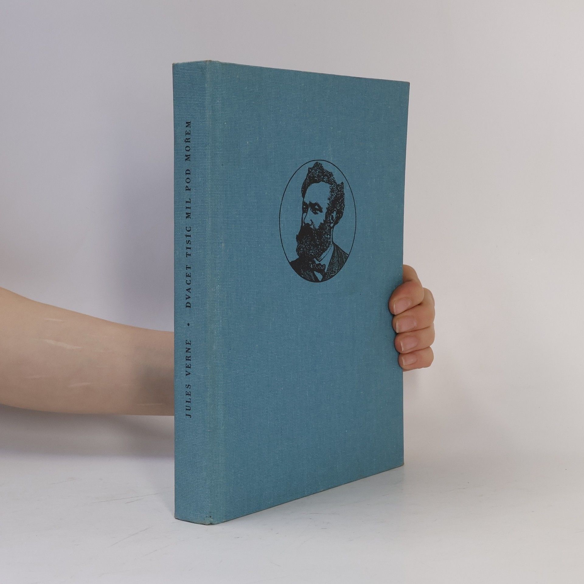 Jules Verne Dvacet tisíc mil pod mořem