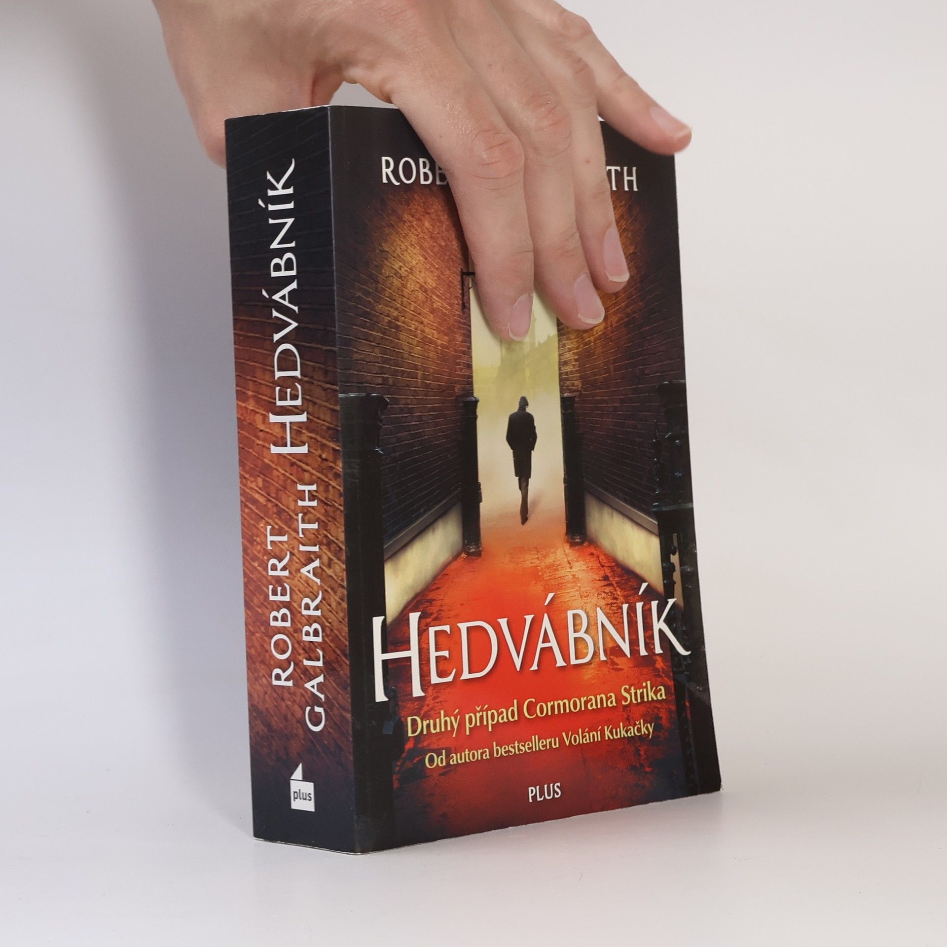 J. K. Rowling Hedvábník