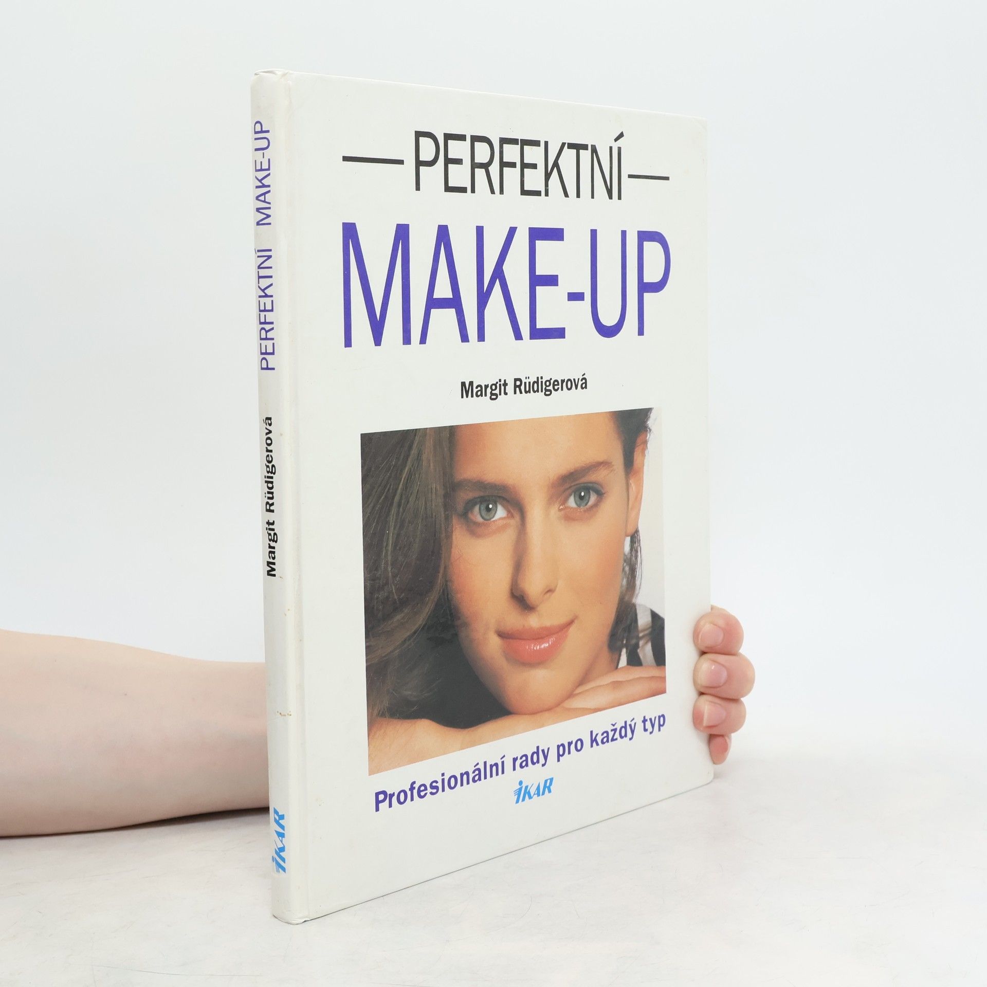 Perfektní make-up