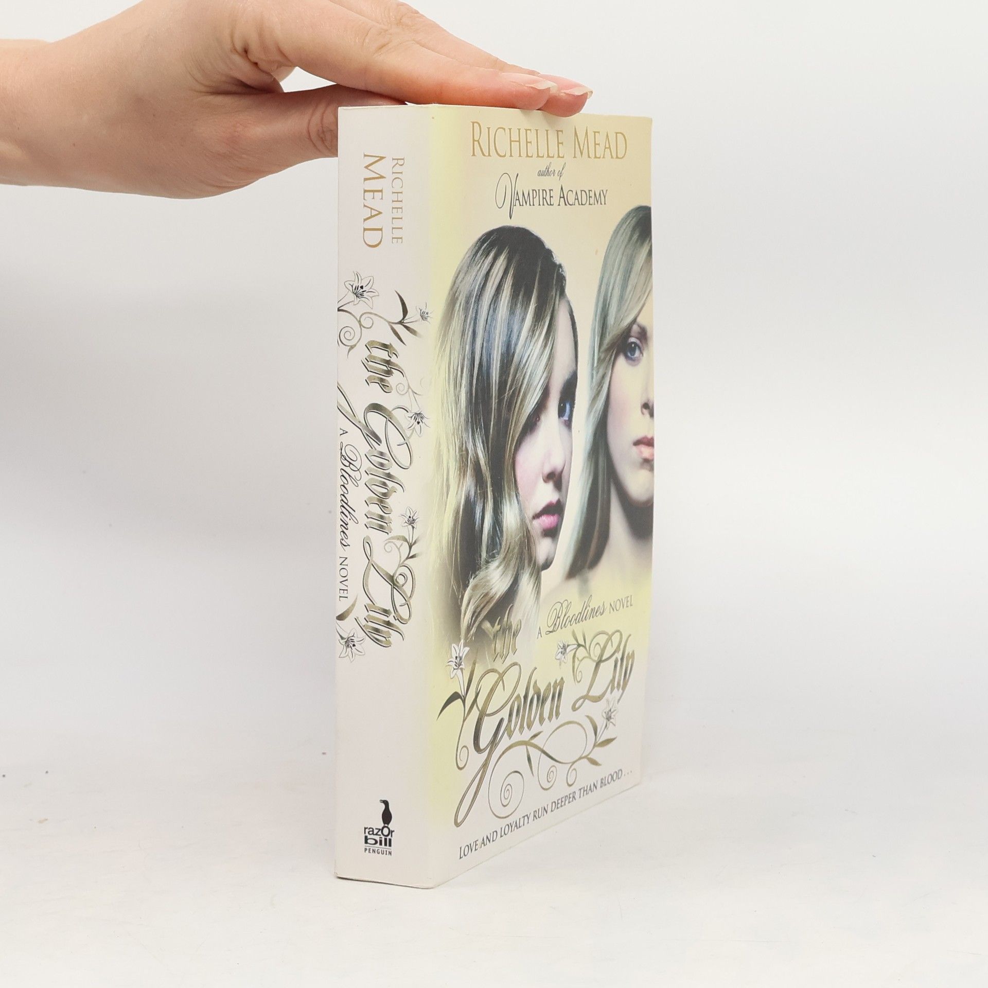 Richelle Mead Bloodlines - The Golden Lily