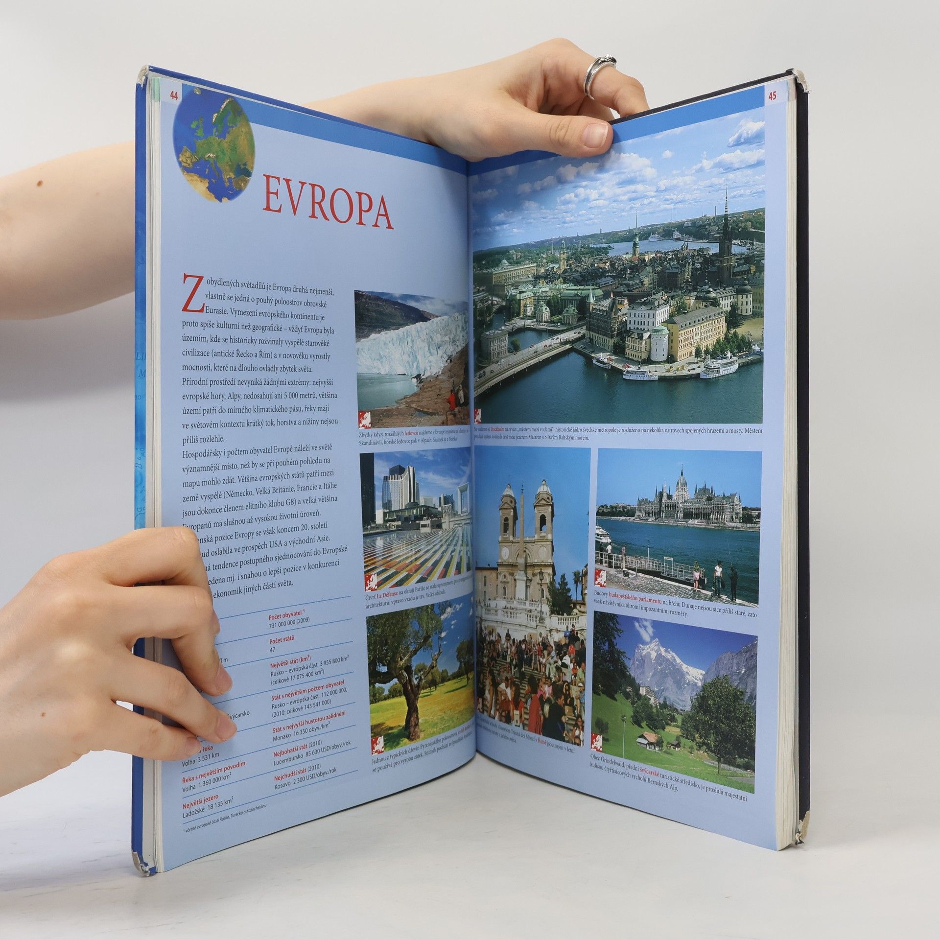Autorenkollektiv Školní atlas světa