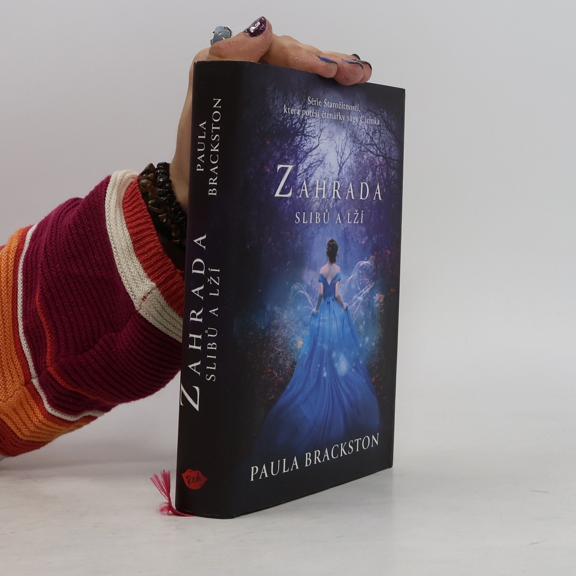 Paula Brackston Zahrada slibů a lží