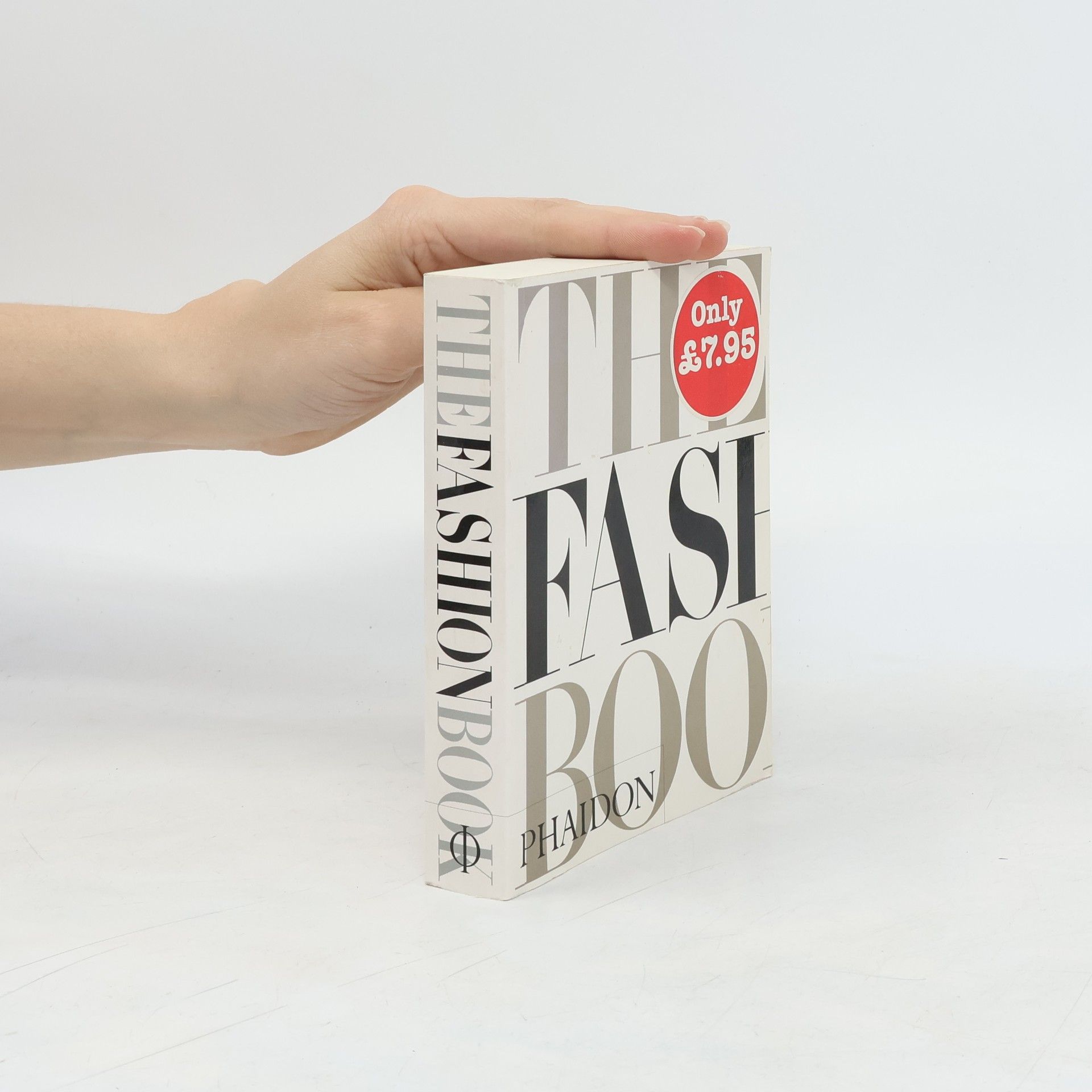 Caroline Kinneberg The Fashion Book