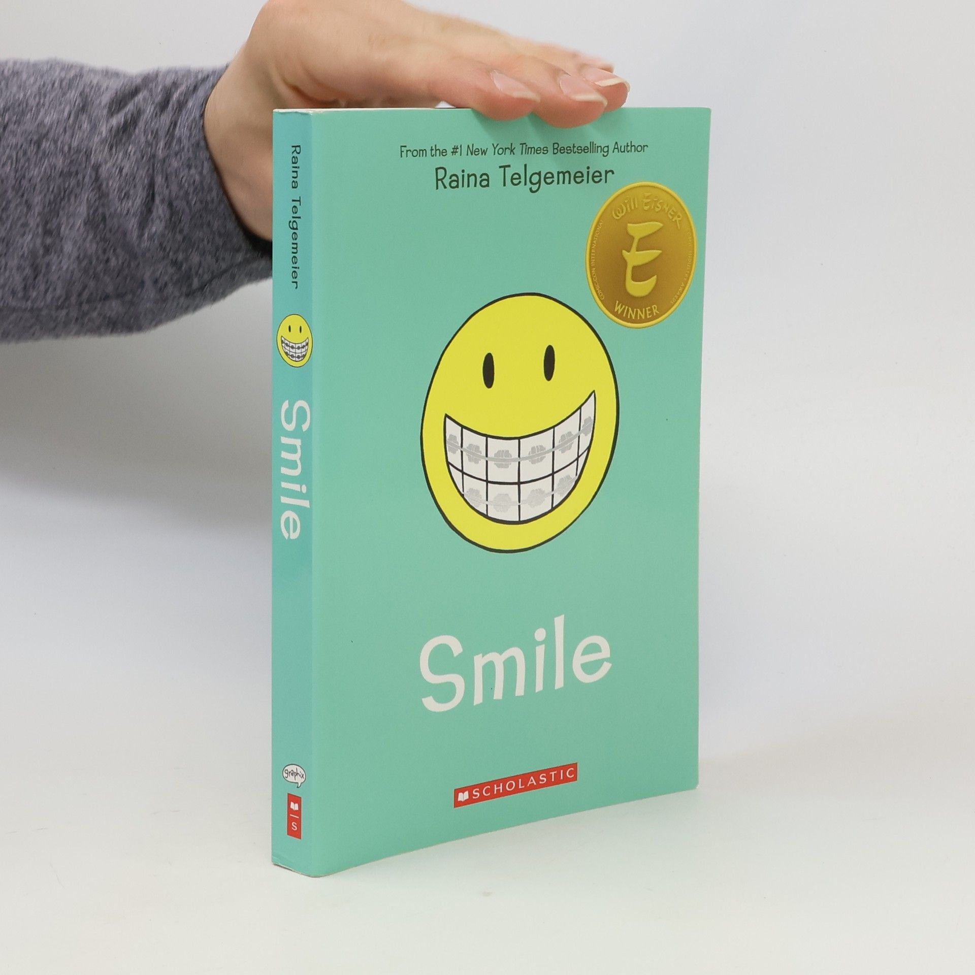 Raina Telgemeier Smile