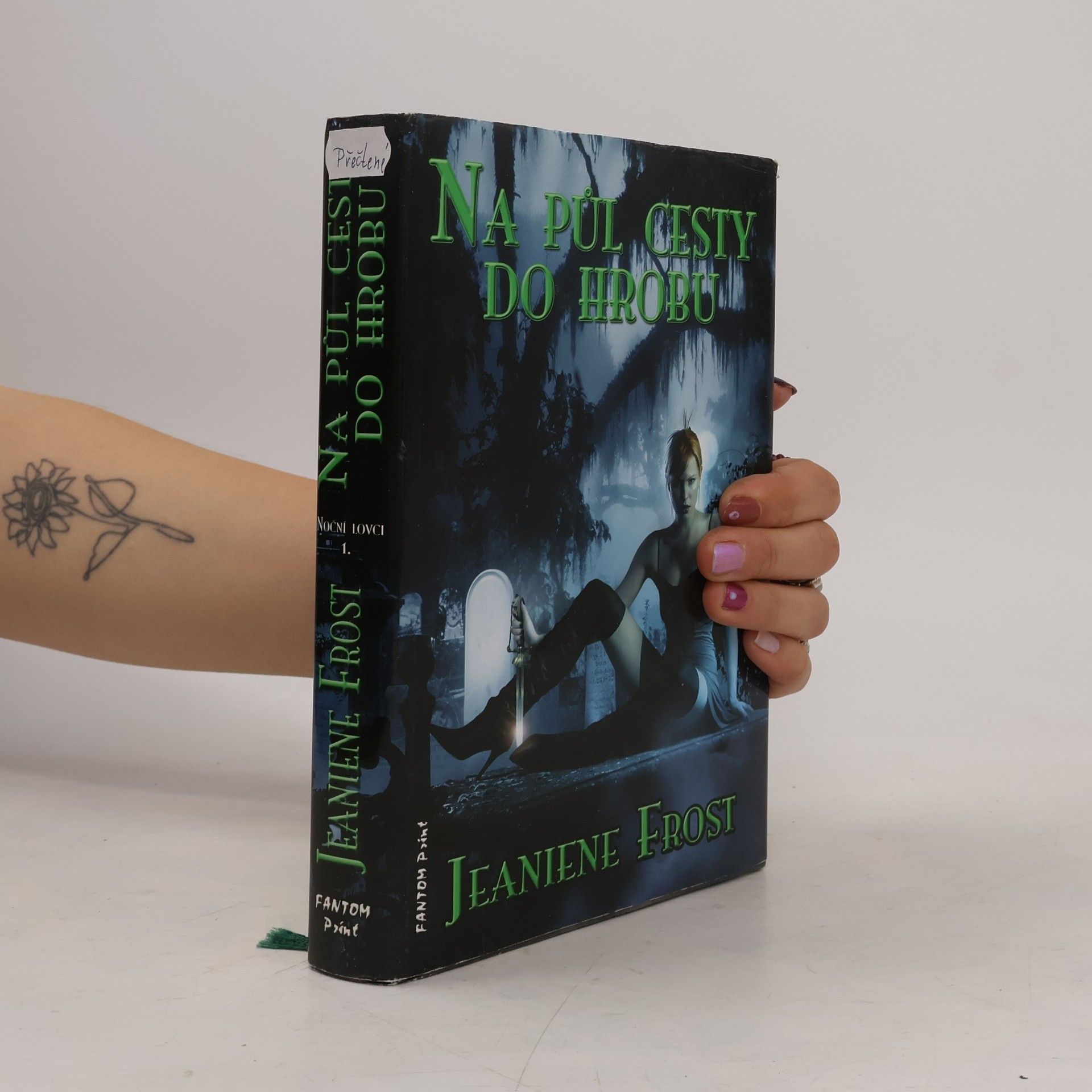 Jeaniene Frost Na půl cesty do hrobu, 1. díl
