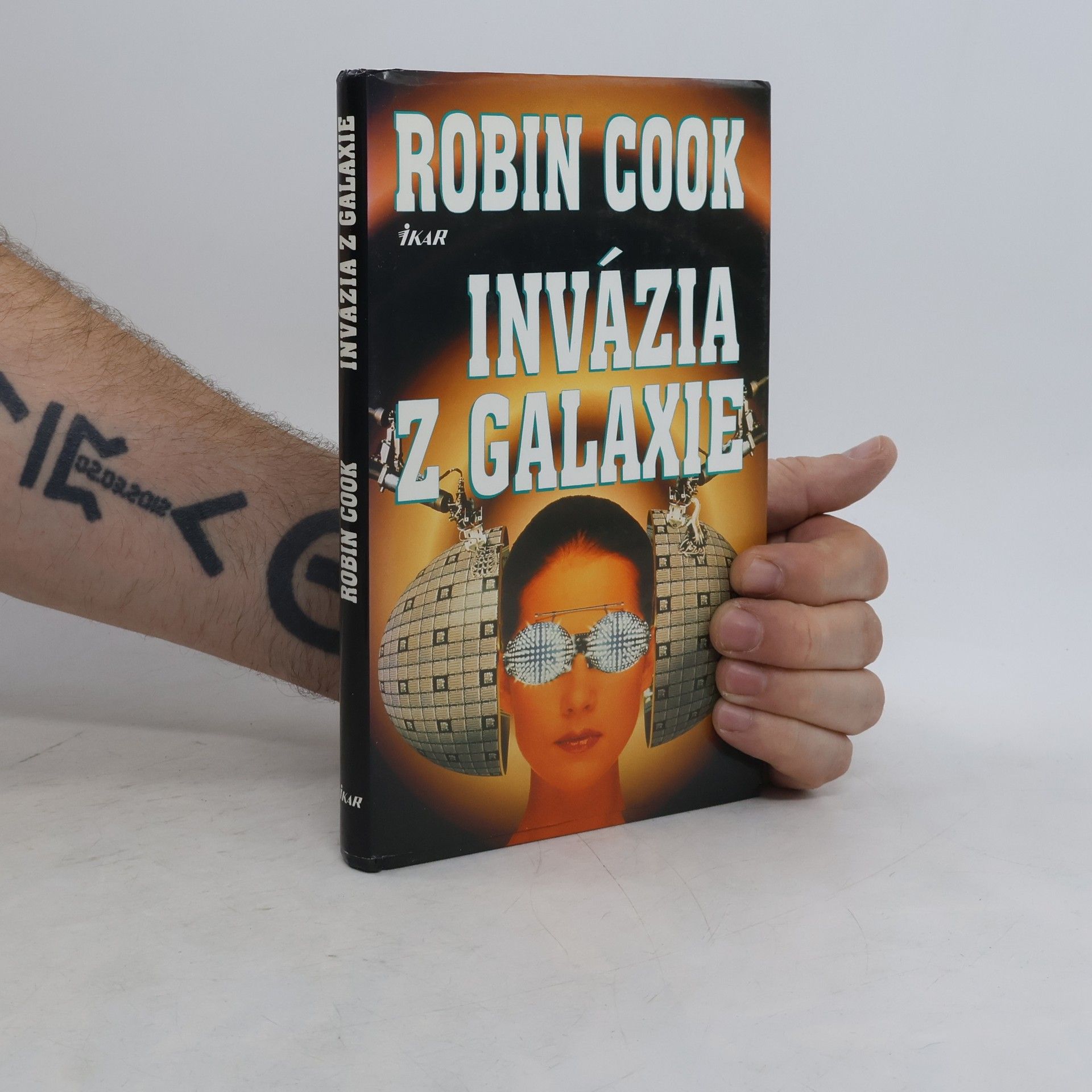 Robin Cook Invázia z galaxie