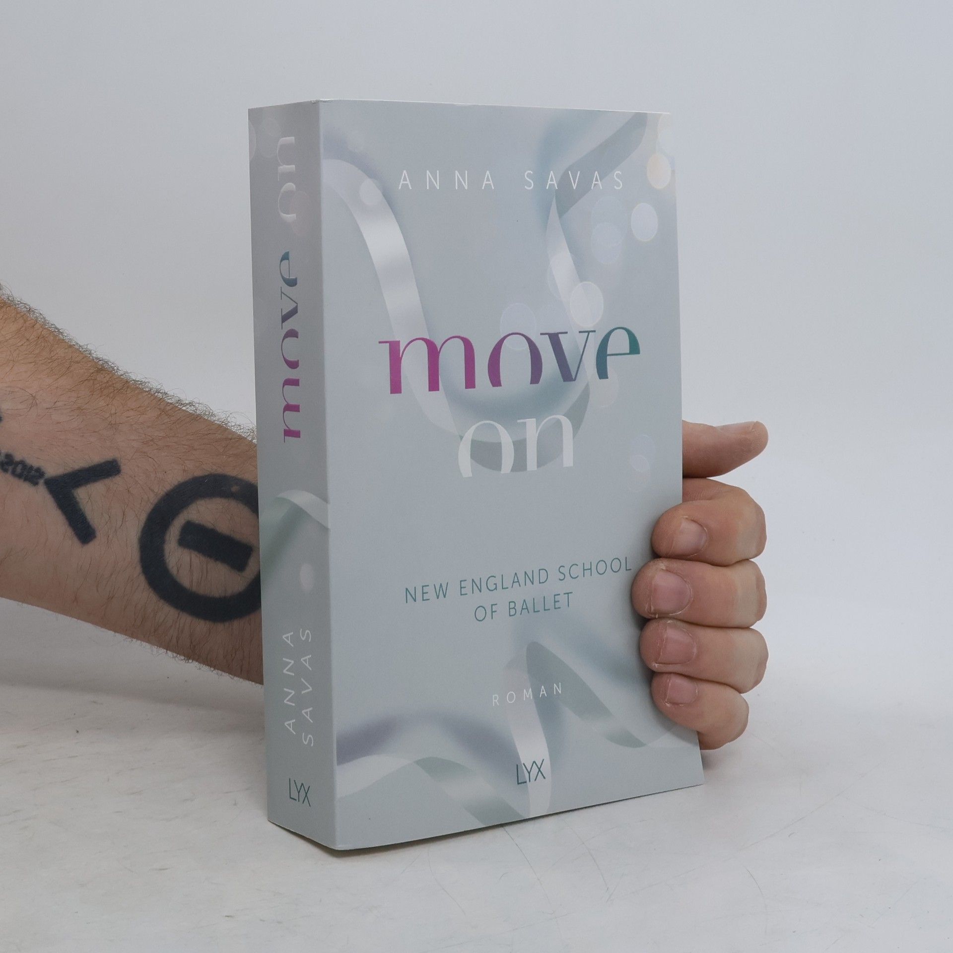Anna Savas Move On