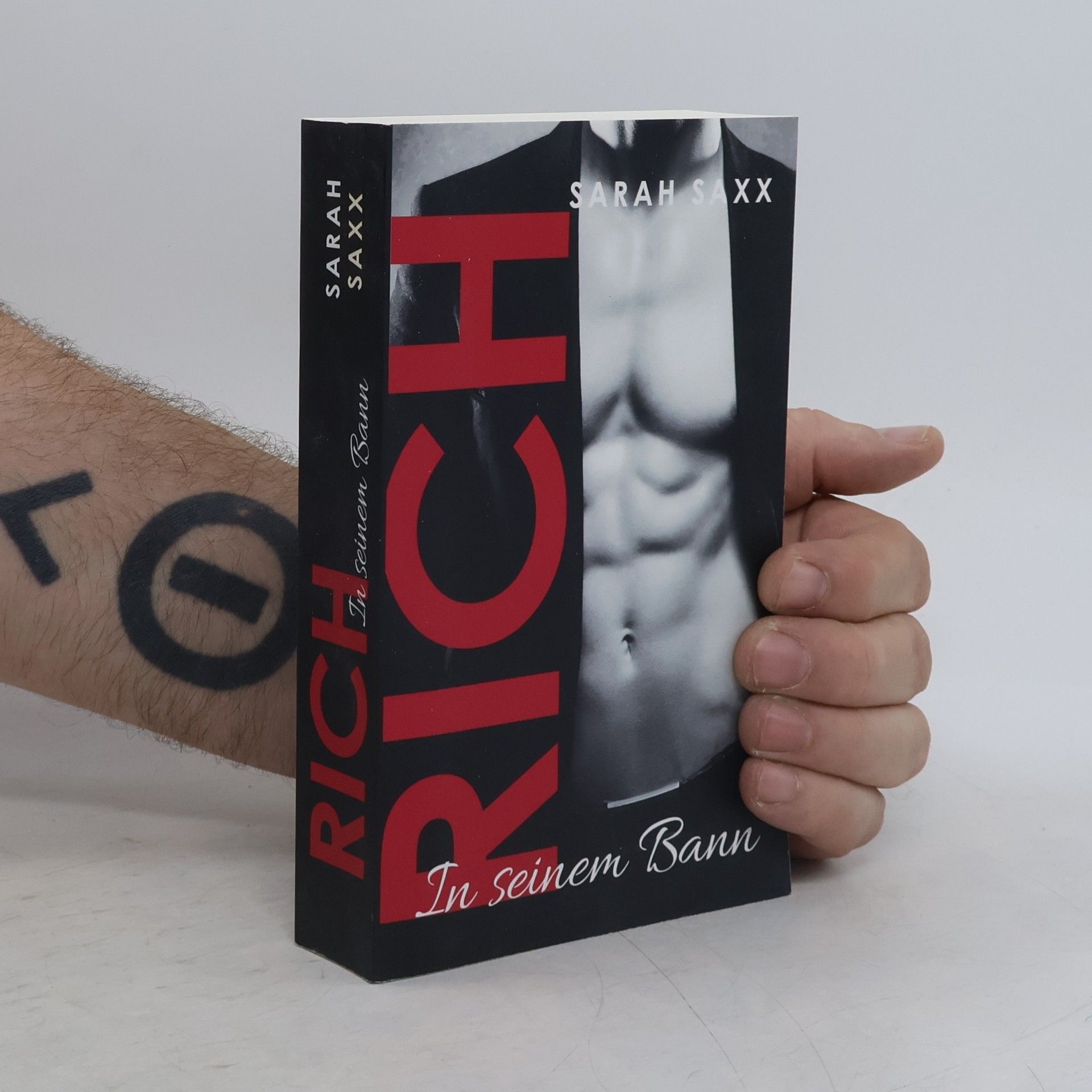 Sarah Saxx Dirty, Rich & Thug: Rich