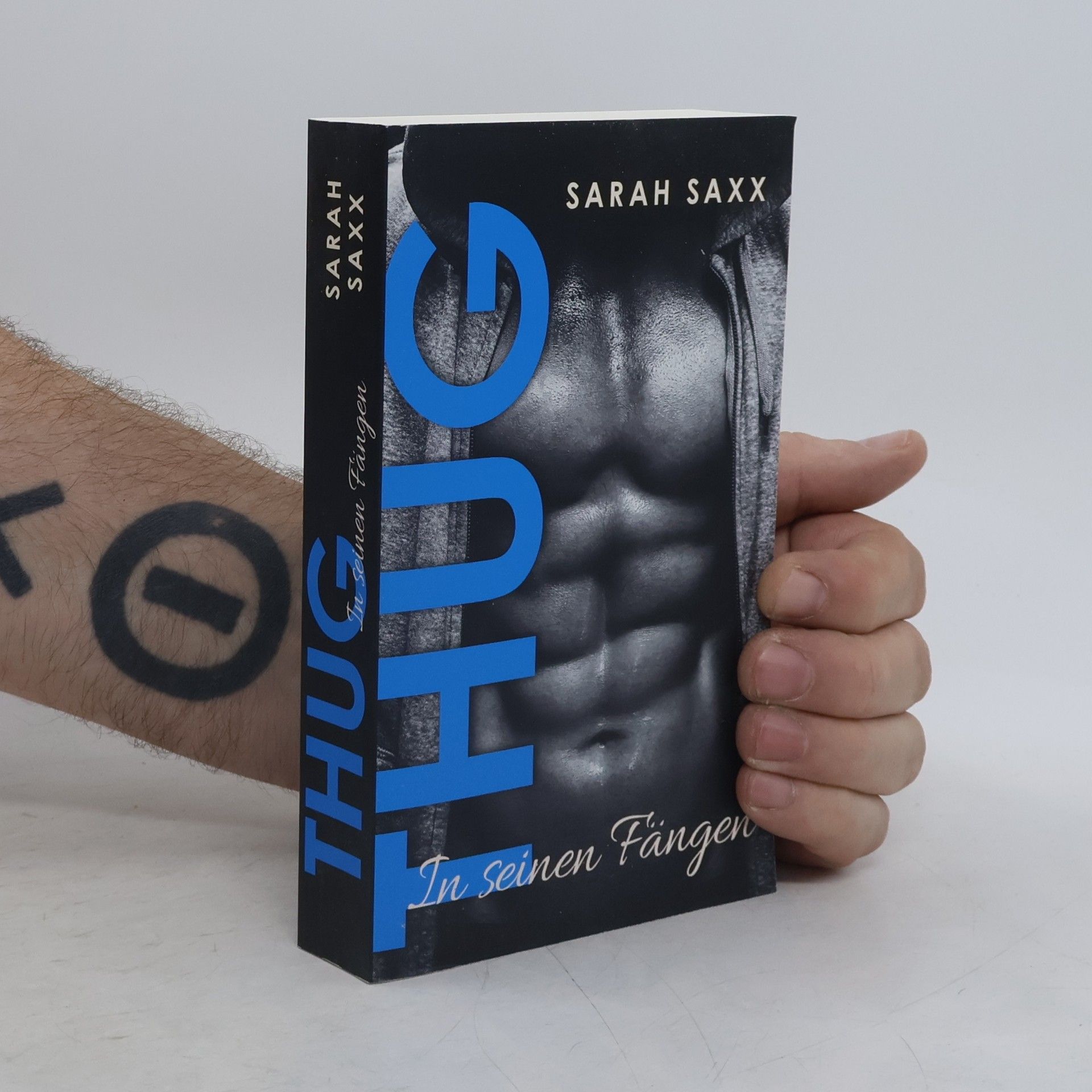Sarah Saxx Thug