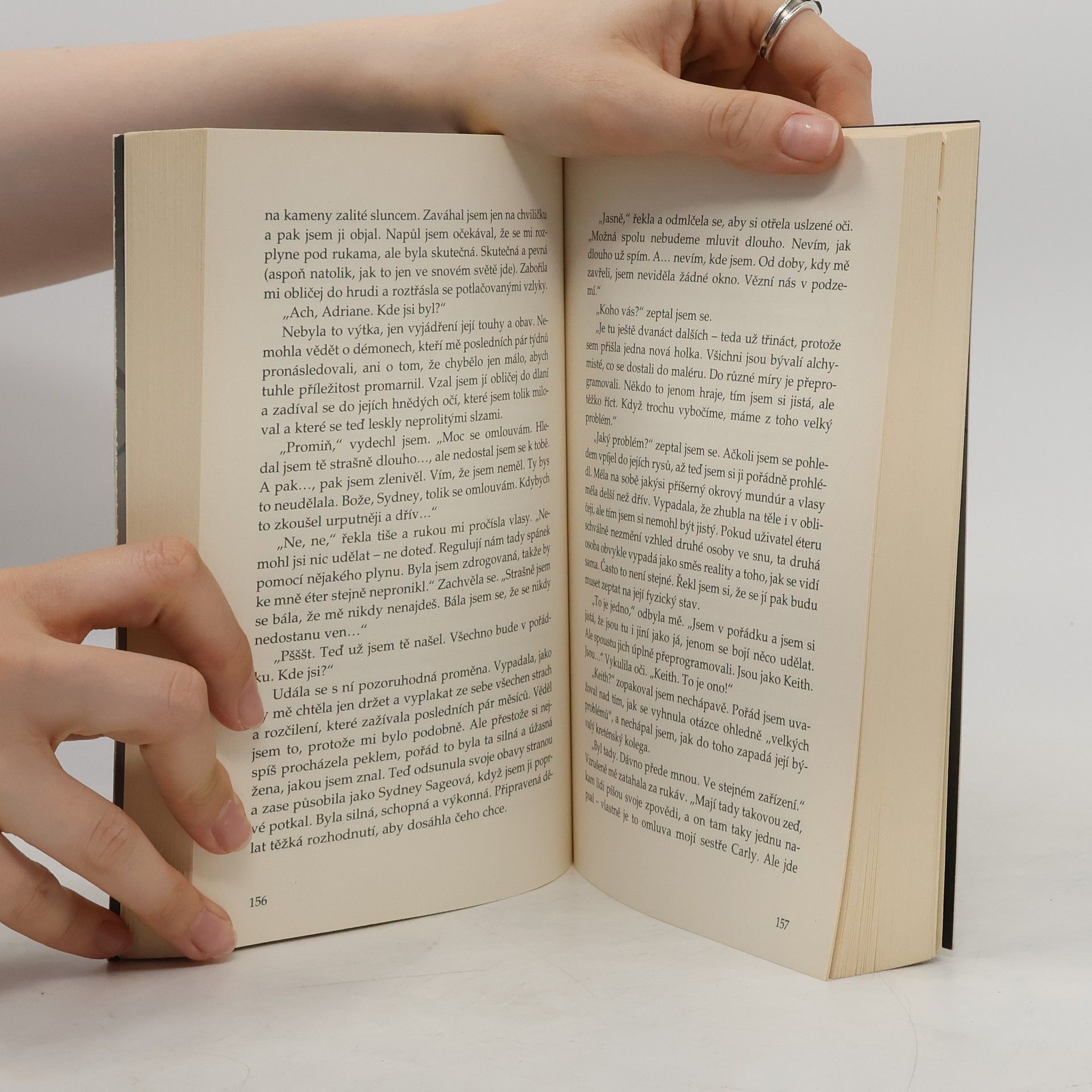 Richelle Mead Stříbrné stíny. Pokrevní pouta. 5. díl