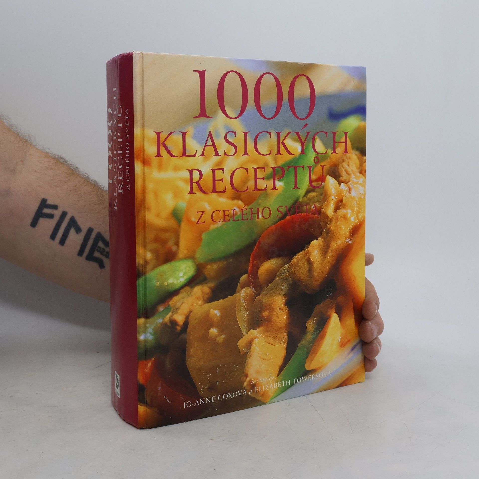 Jo Cox 1000 klasických receptů z celého světa