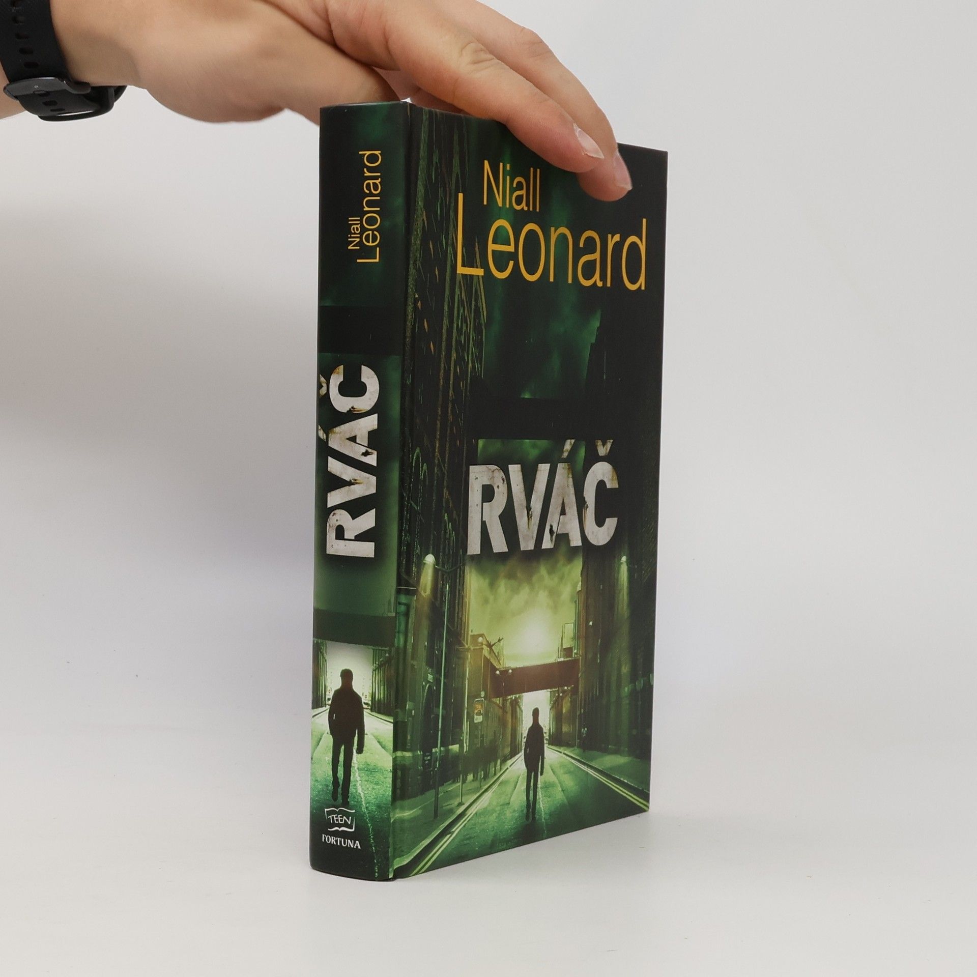 Niall Leonard Rváč