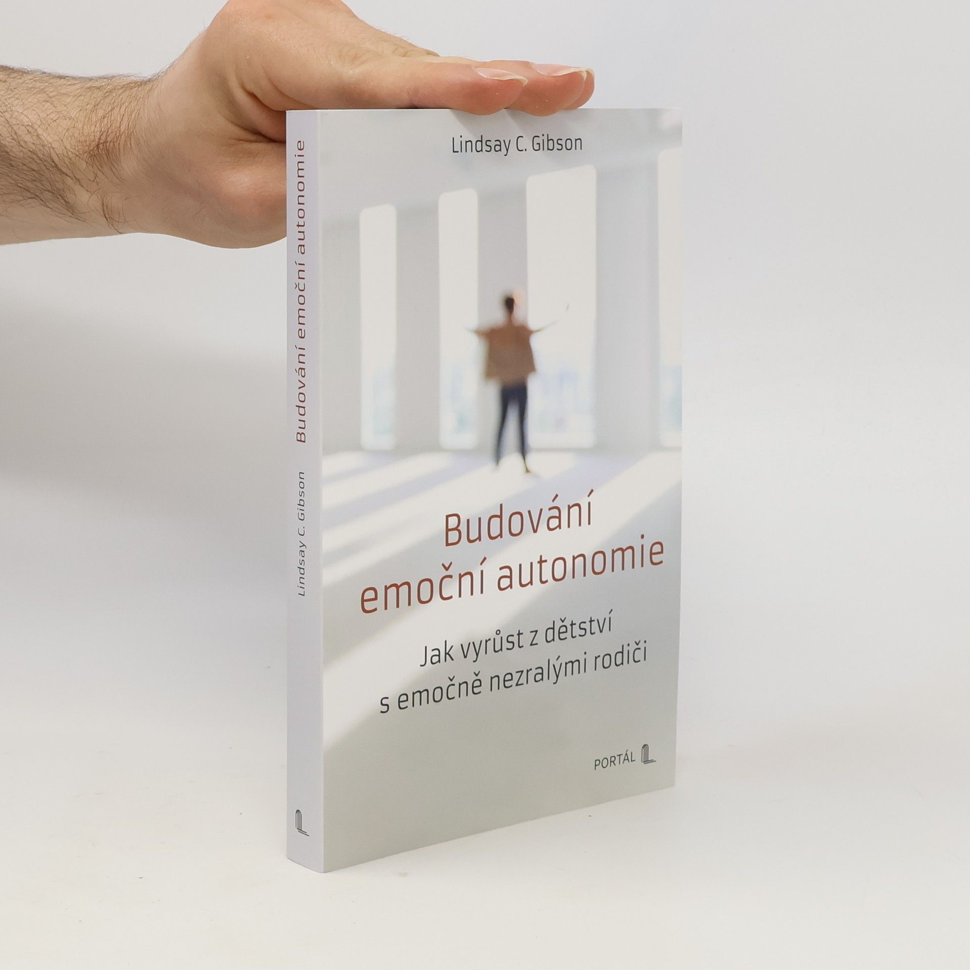 C. Lindsay Gibson Budování emoční autonomie