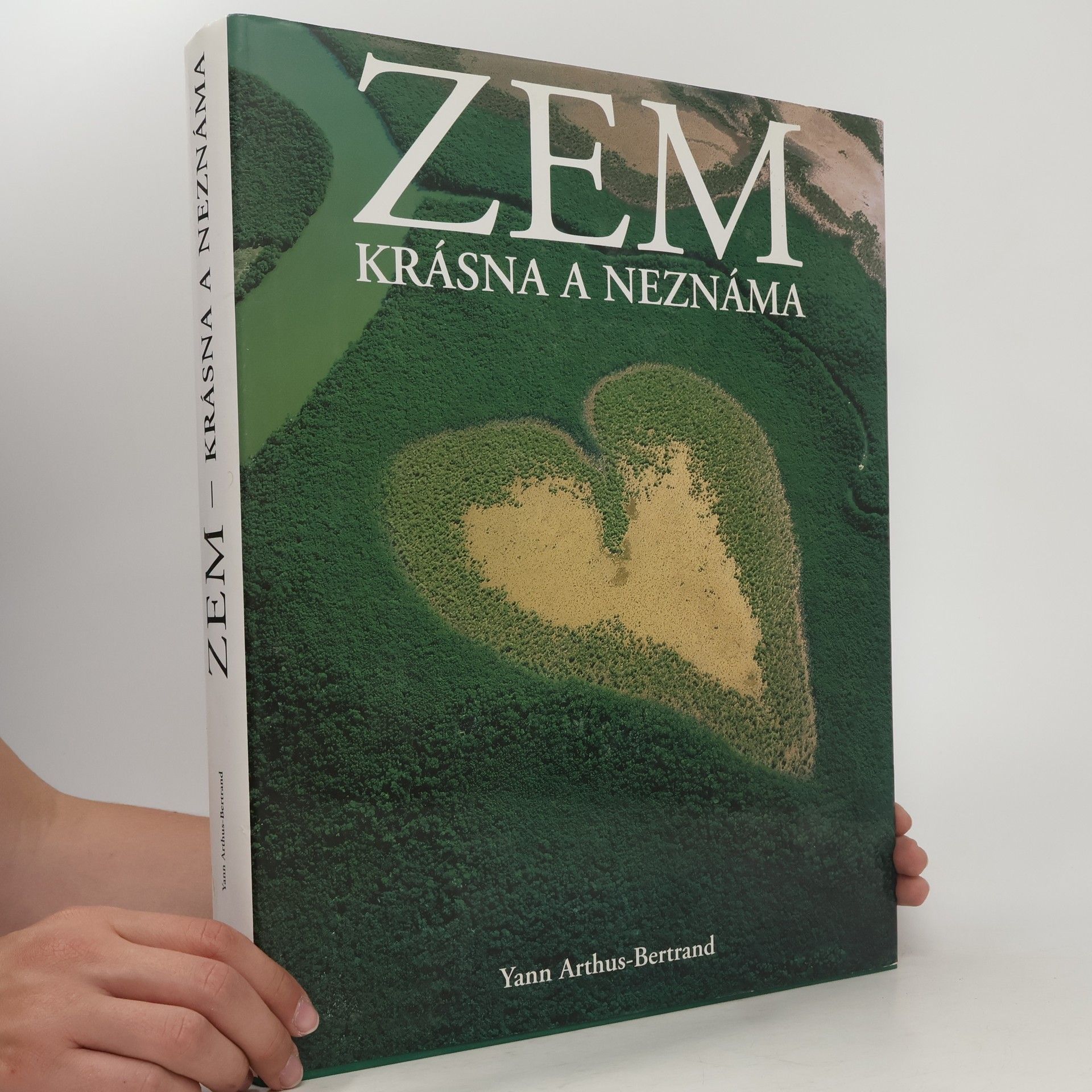 Autorenkollektiv Zem - krásna a neznáma