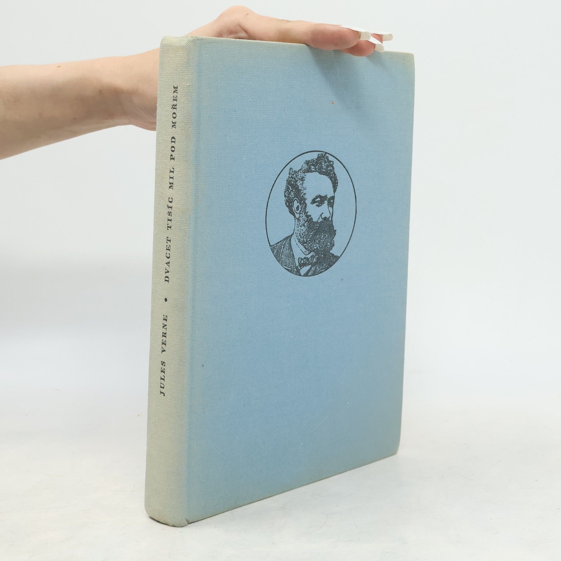 Jules Verne Dvacet tisíc mil pod mořem