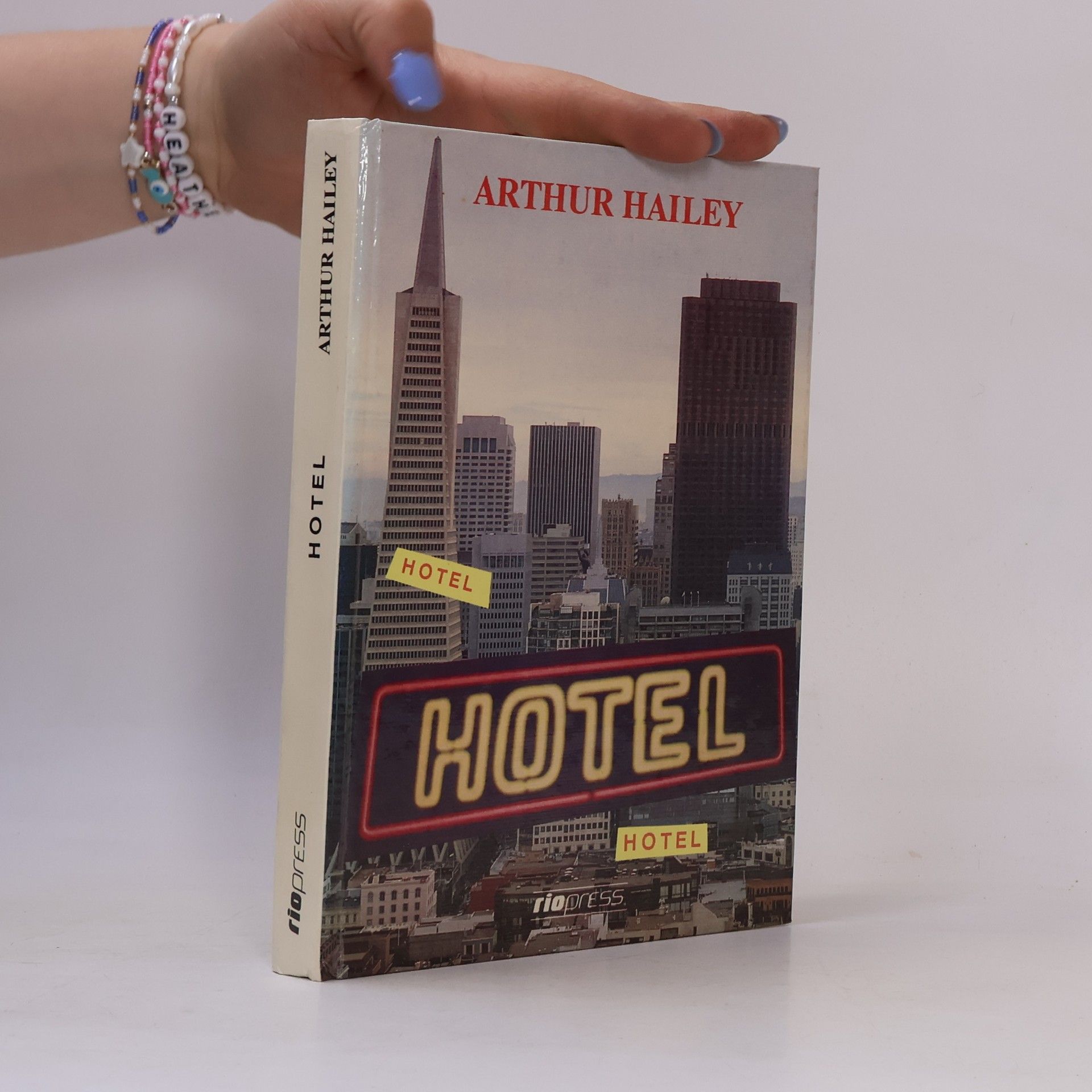 Arthur Hailey Hotel