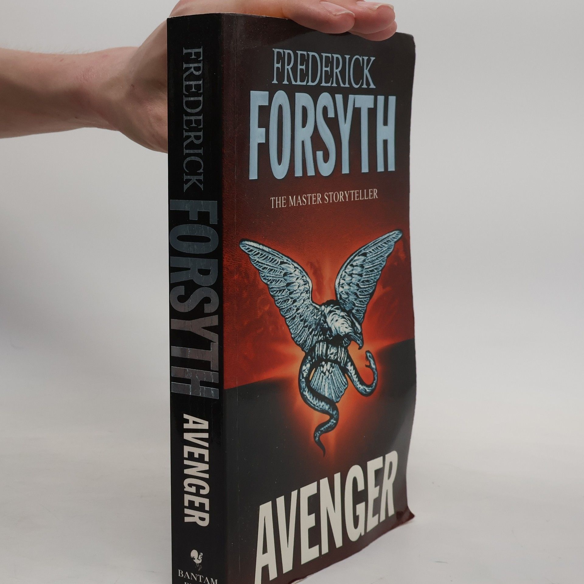 Frederick Forsyth Avenger