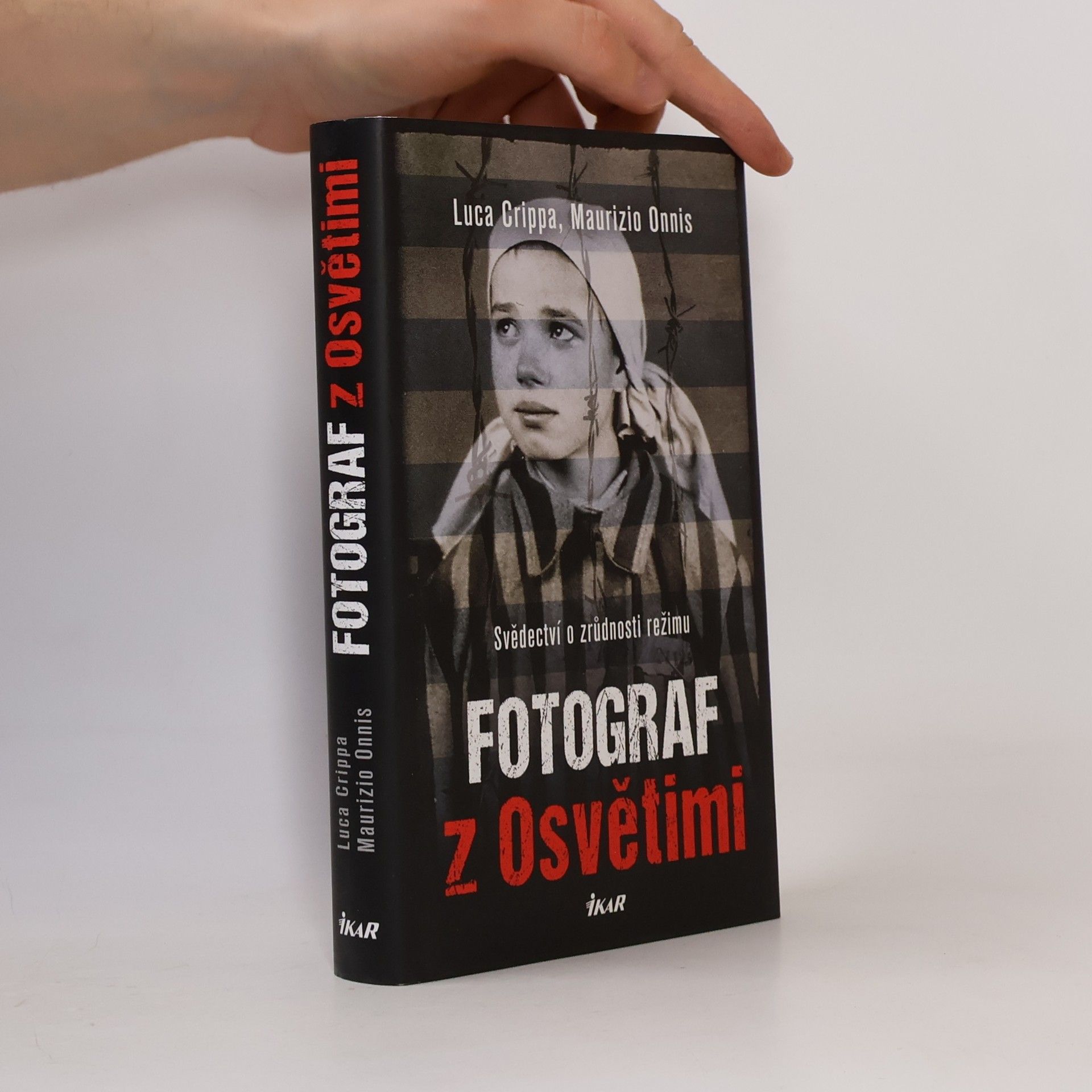 Luca Crippa Fotograf z Osvětimi